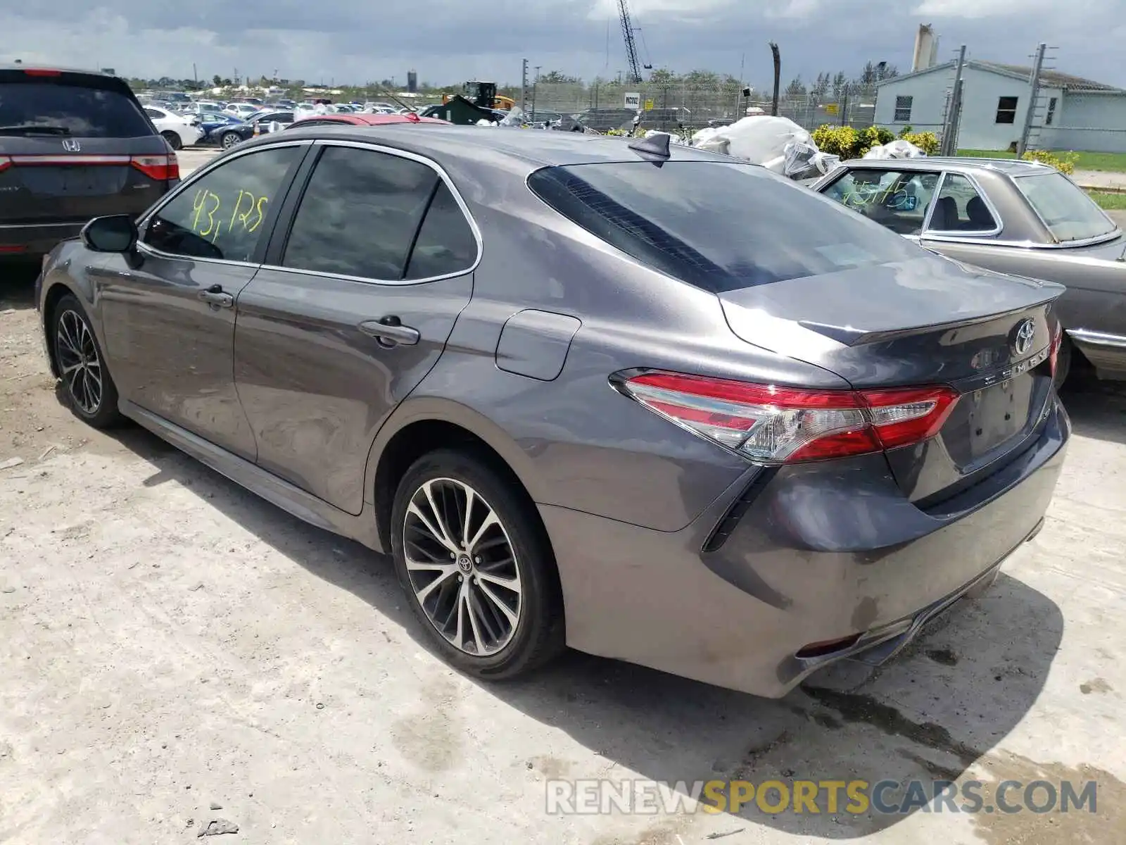 3 Photograph of a damaged car 4T1B11HK1KU811931 TOYOTA CAMRY 2019