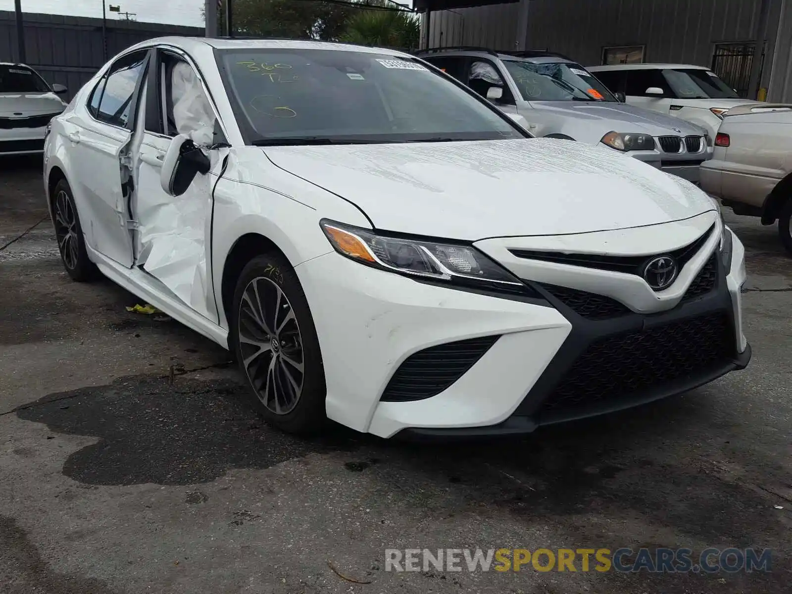 1 Photograph of a damaged car 4T1B11HK1KU812254 TOYOTA CAMRY 2019