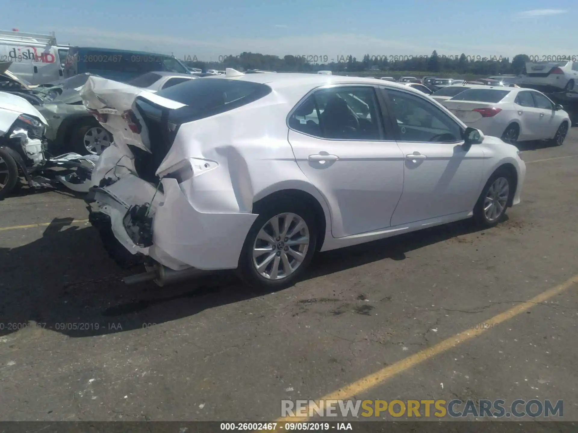 4 Photograph of a damaged car 4T1B11HK1KU812528 TOYOTA CAMRY 2019