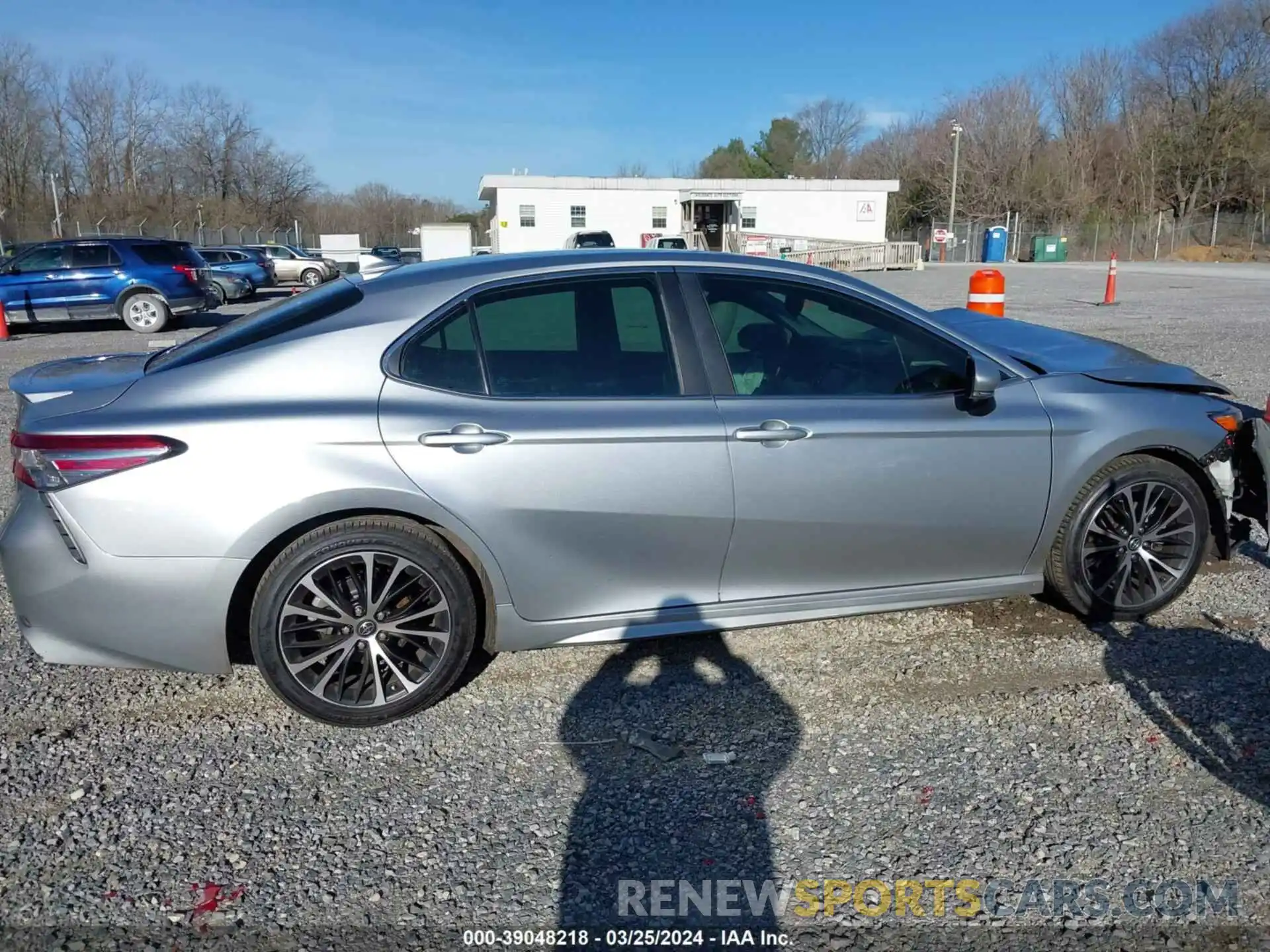 13 Photograph of a damaged car 4T1B11HK1KU813162 TOYOTA CAMRY 2019