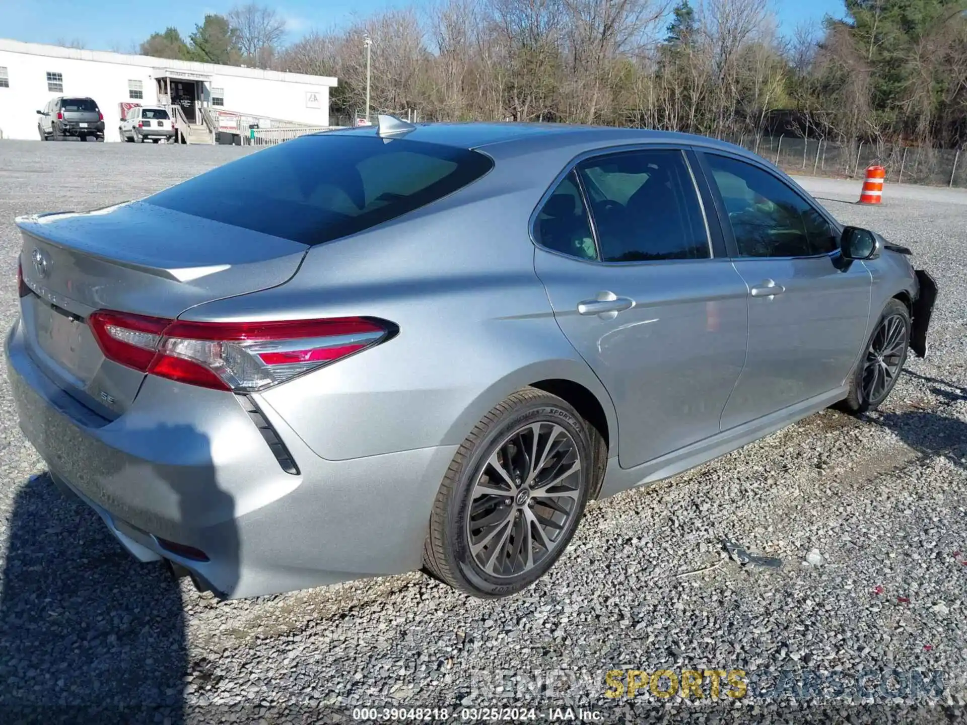 4 Photograph of a damaged car 4T1B11HK1KU813162 TOYOTA CAMRY 2019