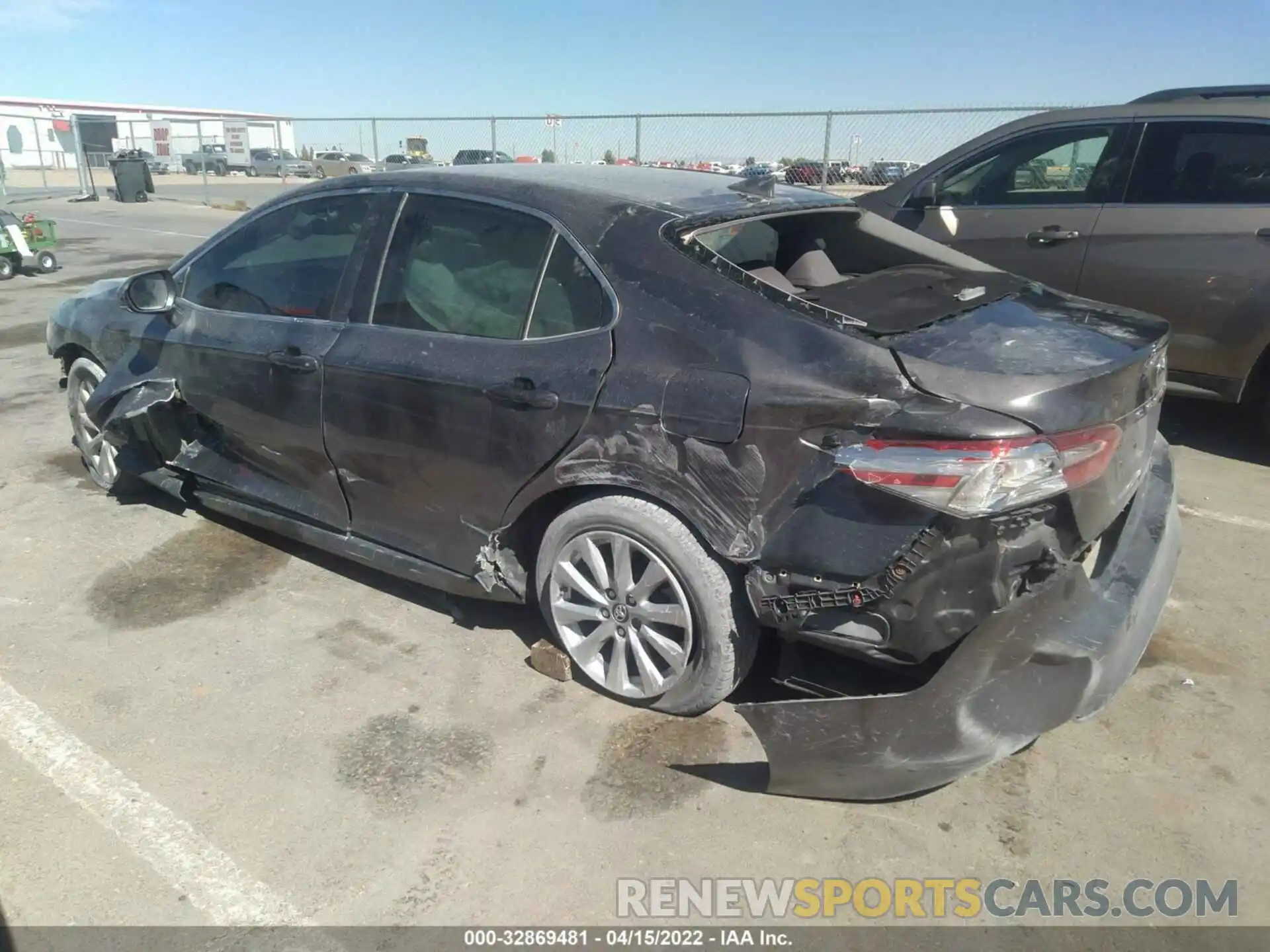 3 Photograph of a damaged car 4T1B11HK1KU815154 TOYOTA CAMRY 2019