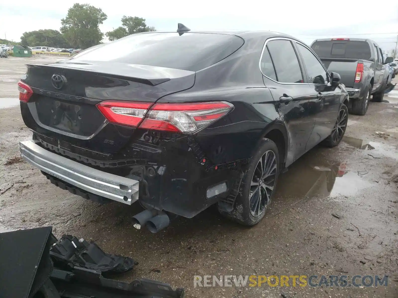 4 Photograph of a damaged car 4T1B11HK1KU815185 TOYOTA CAMRY 2019