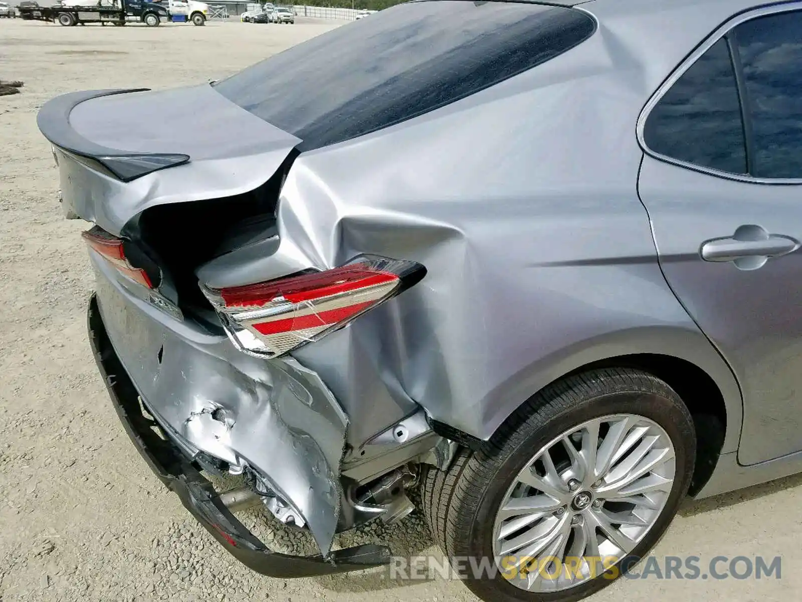 9 Photograph of a damaged car 4T1B11HK1KU815848 TOYOTA CAMRY 2019