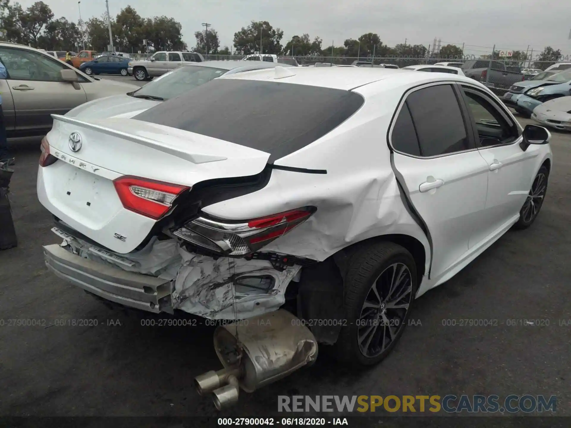 4 Photograph of a damaged car 4T1B11HK1KU816093 TOYOTA CAMRY 2019