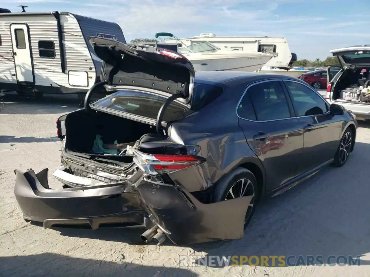 4 Photograph of a damaged car 4T1B11HK1KU818118 TOYOTA CAMRY 2019