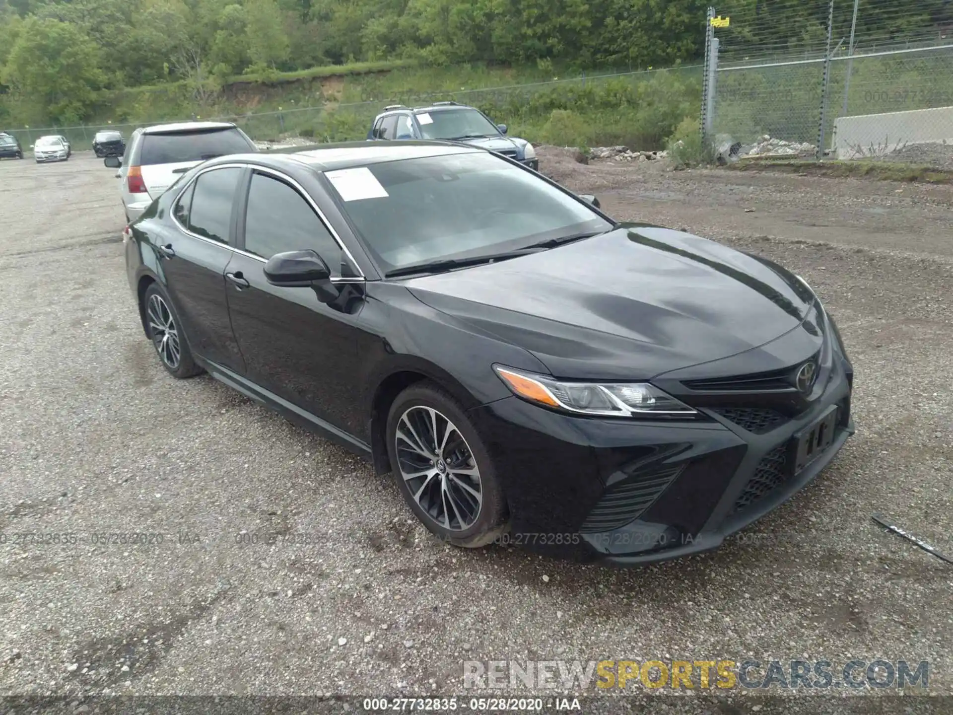 1 Photograph of a damaged car 4T1B11HK1KU820922 TOYOTA CAMRY 2019