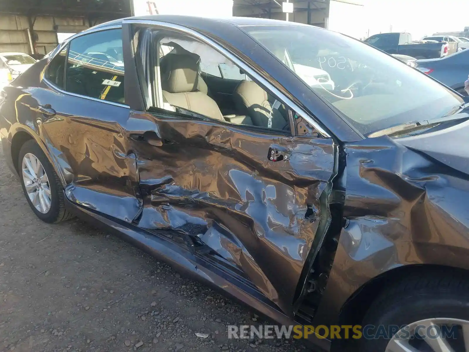 9 Photograph of a damaged car 4T1B11HK1KU824338 TOYOTA CAMRY 2019