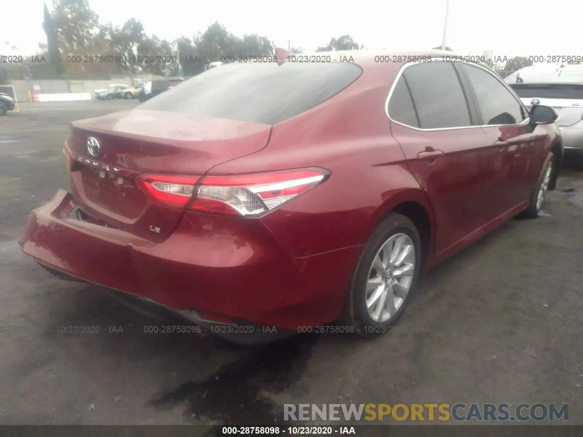 4 Photograph of a damaged car 4T1B11HK1KU828017 TOYOTA CAMRY 2019