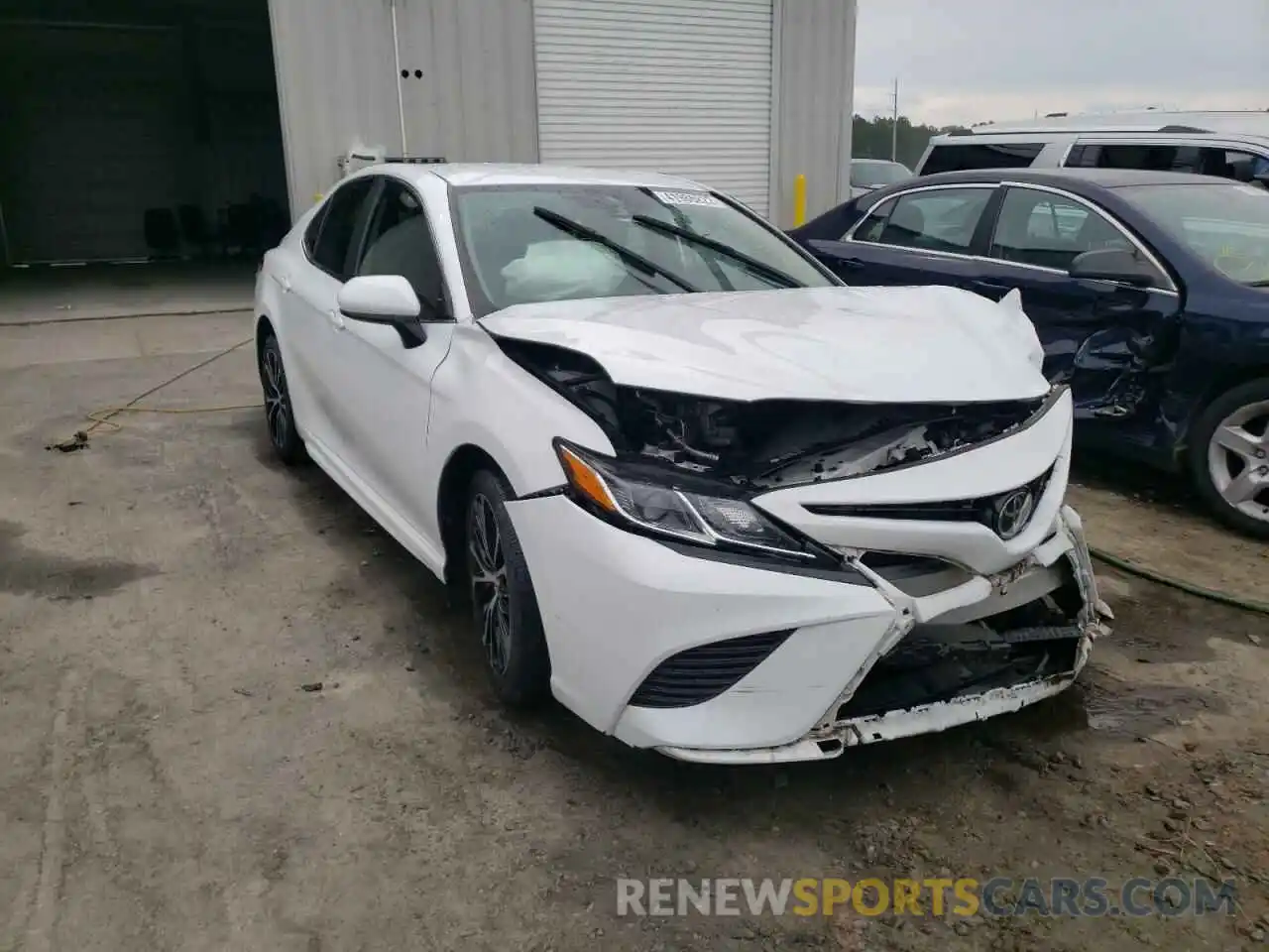 1 Photograph of a damaged car 4T1B11HK1KU828065 TOYOTA CAMRY 2019