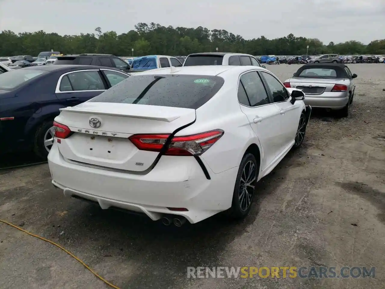 4 Photograph of a damaged car 4T1B11HK1KU828065 TOYOTA CAMRY 2019