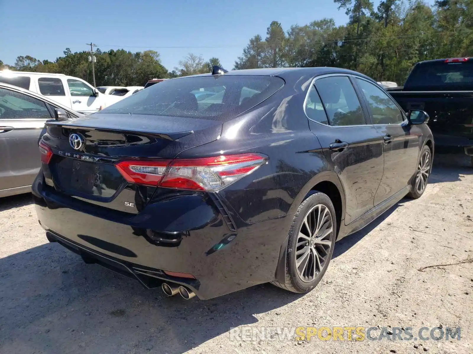 4 Photograph of a damaged car 4T1B11HK1KU828650 TOYOTA CAMRY 2019