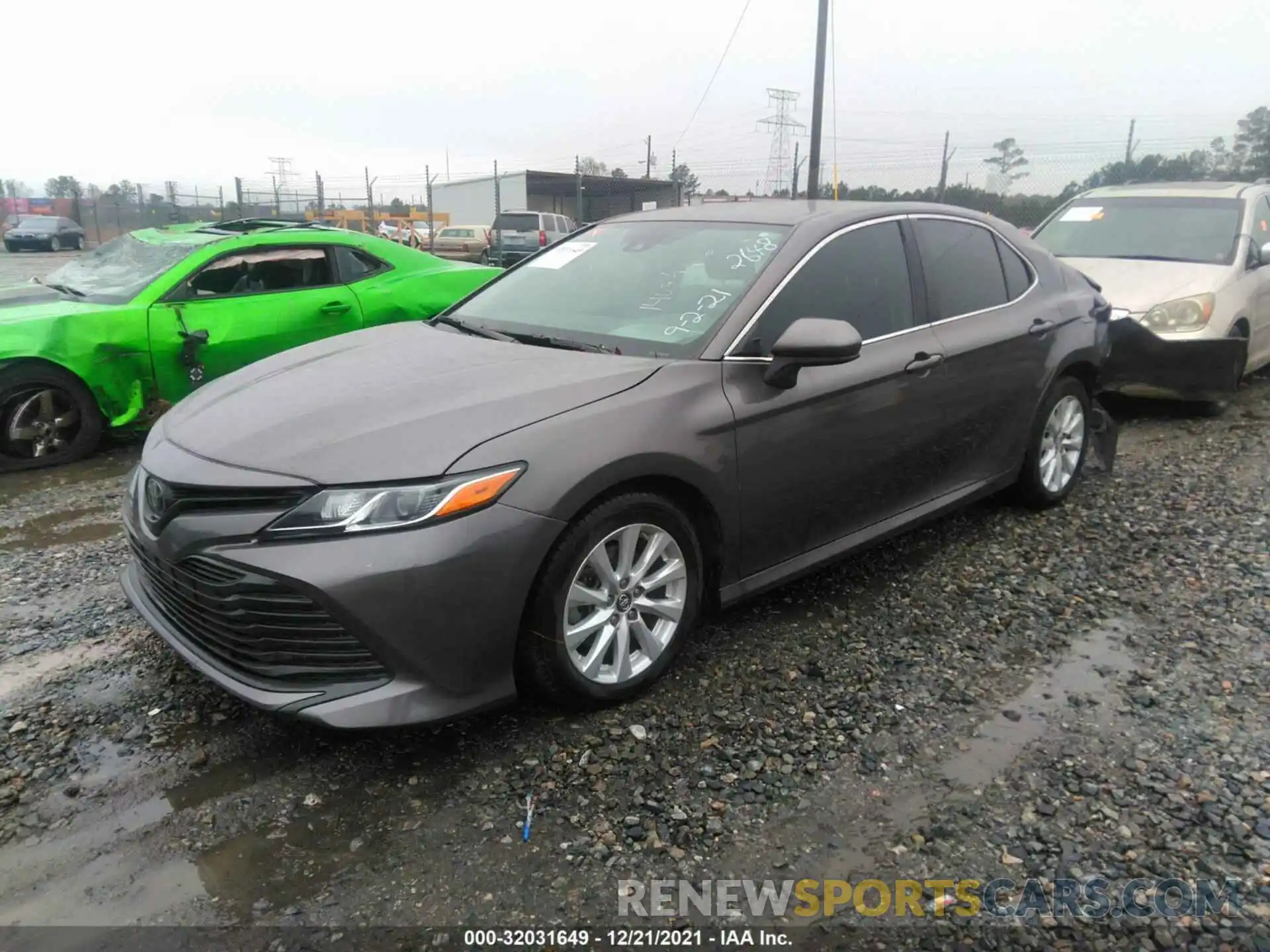 2 Photograph of a damaged car 4T1B11HK1KU832648 TOYOTA CAMRY 2019