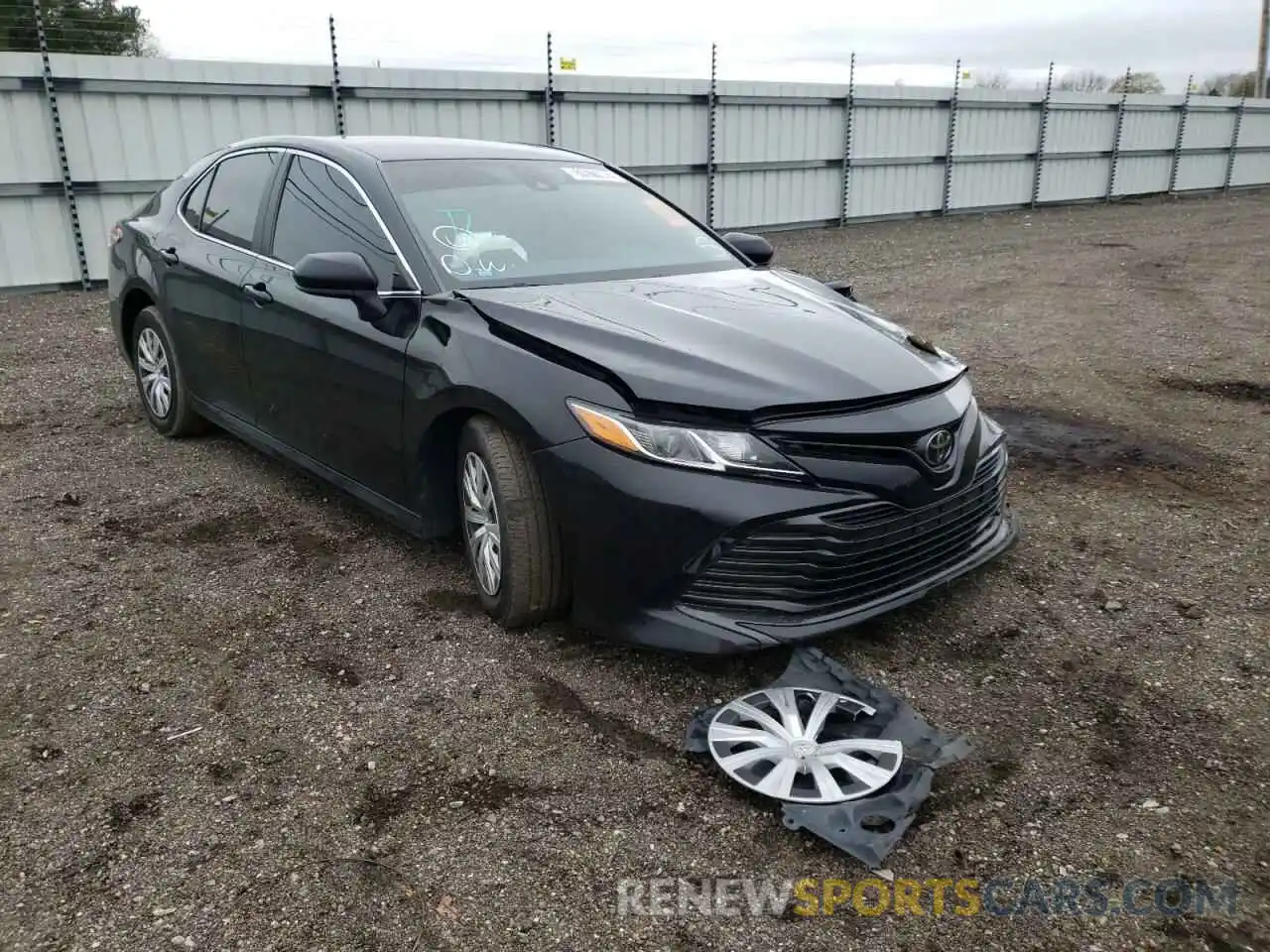 1 Photograph of a damaged car 4T1B11HK1KU833671 TOYOTA CAMRY 2019