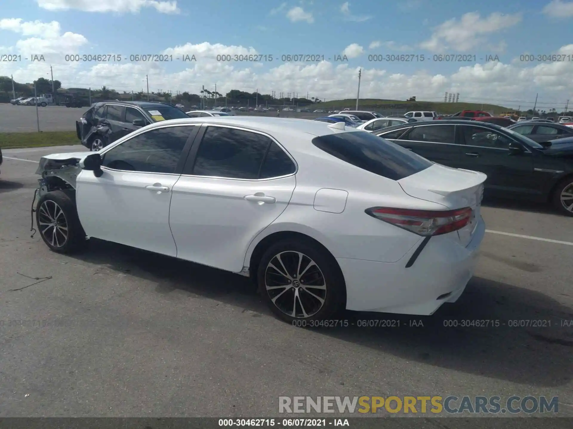 3 Photograph of a damaged car 4T1B11HK1KU836568 TOYOTA CAMRY 2019