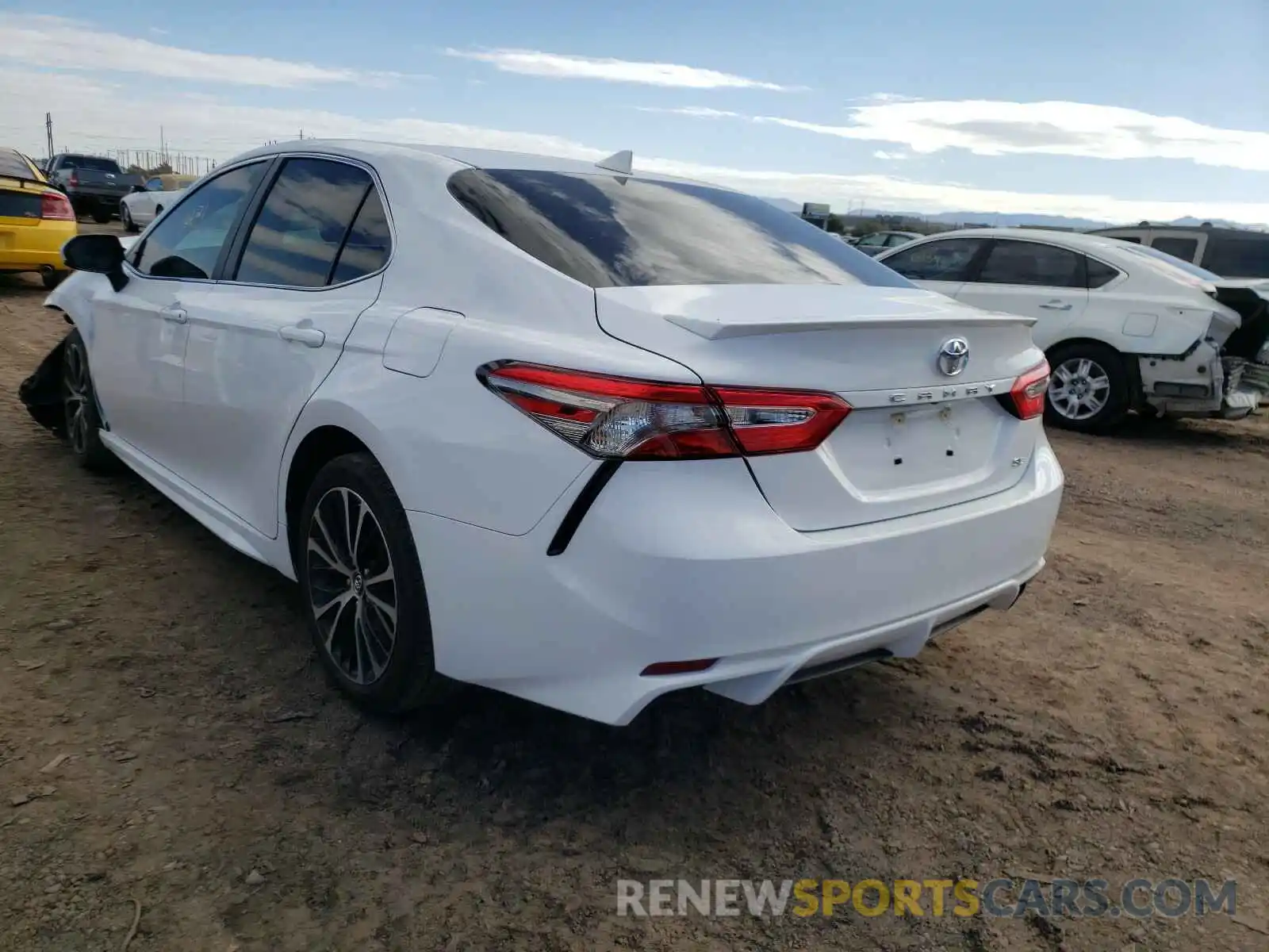 3 Фотография поврежденного автомобиля 4T1B11HK1KU836649 TOYOTA CAMRY 2019