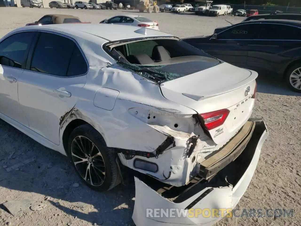 9 Photograph of a damaged car 4T1B11HK1KU838188 TOYOTA CAMRY 2019