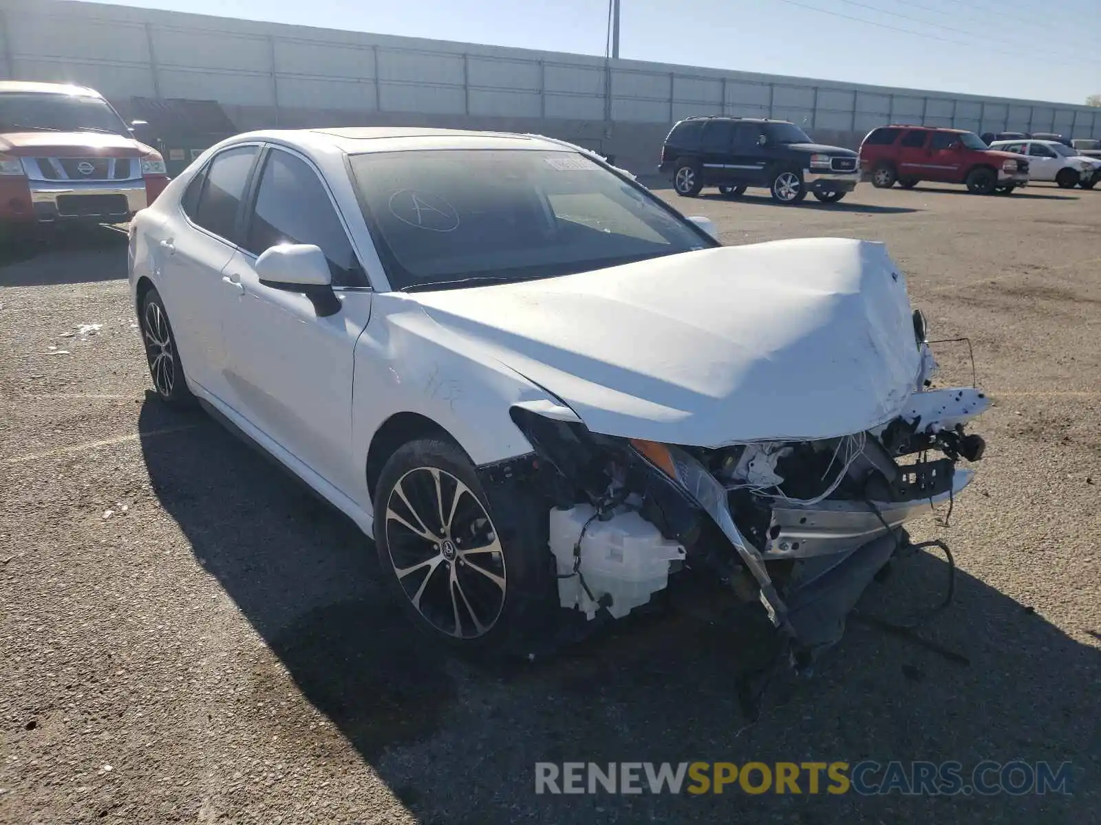 1 Photograph of a damaged car 4T1B11HK1KU840717 TOYOTA CAMRY 2019