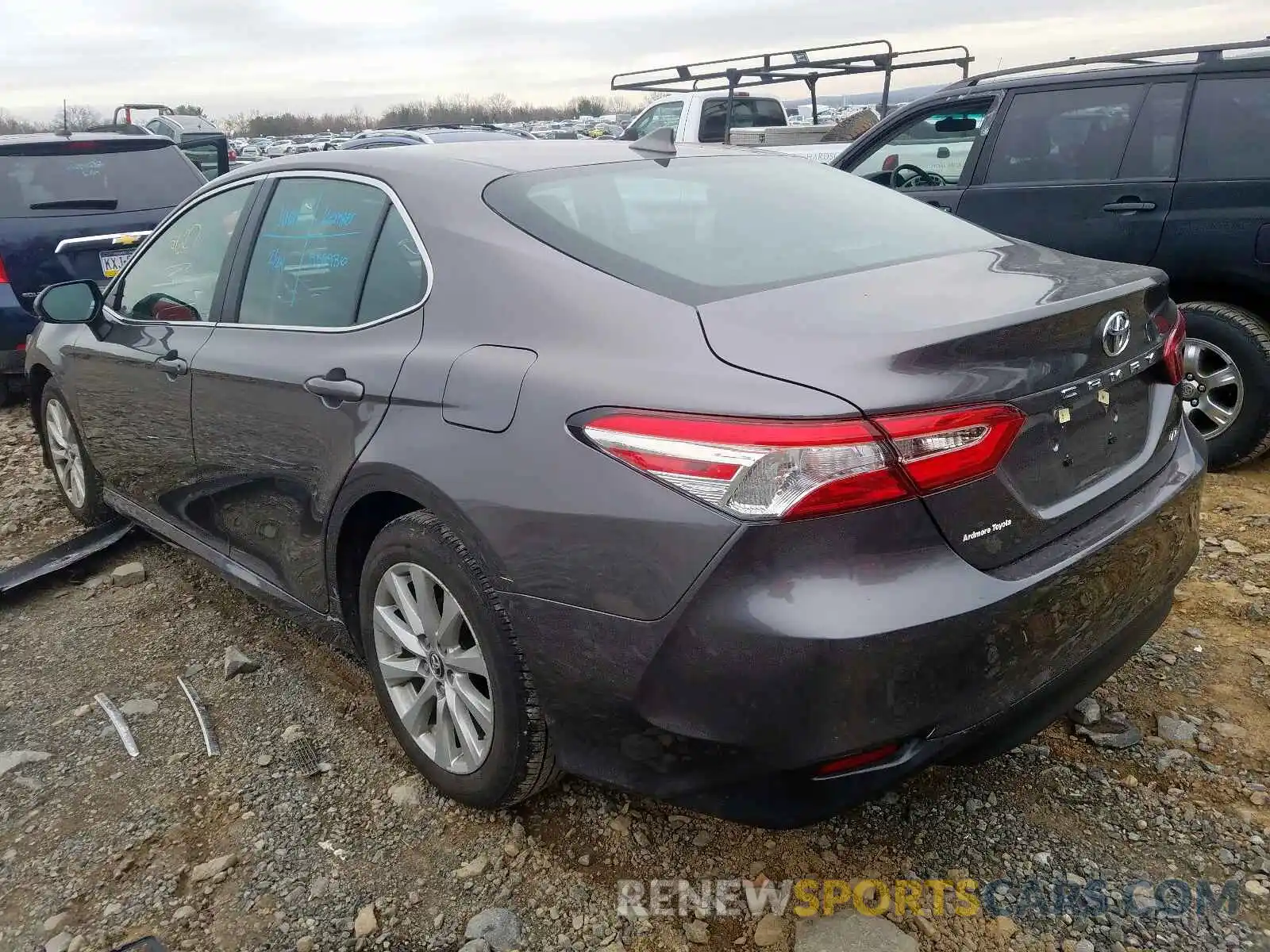 3 Фотография поврежденного автомобиля 4T1B11HK1KU841155 TOYOTA CAMRY 2019