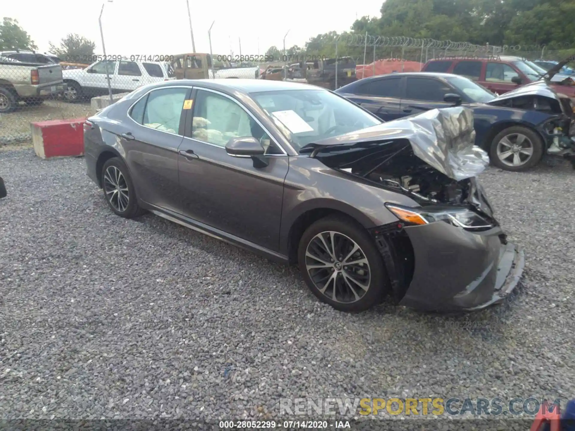 1 Photograph of a damaged car 4T1B11HK1KU843343 TOYOTA CAMRY 2019