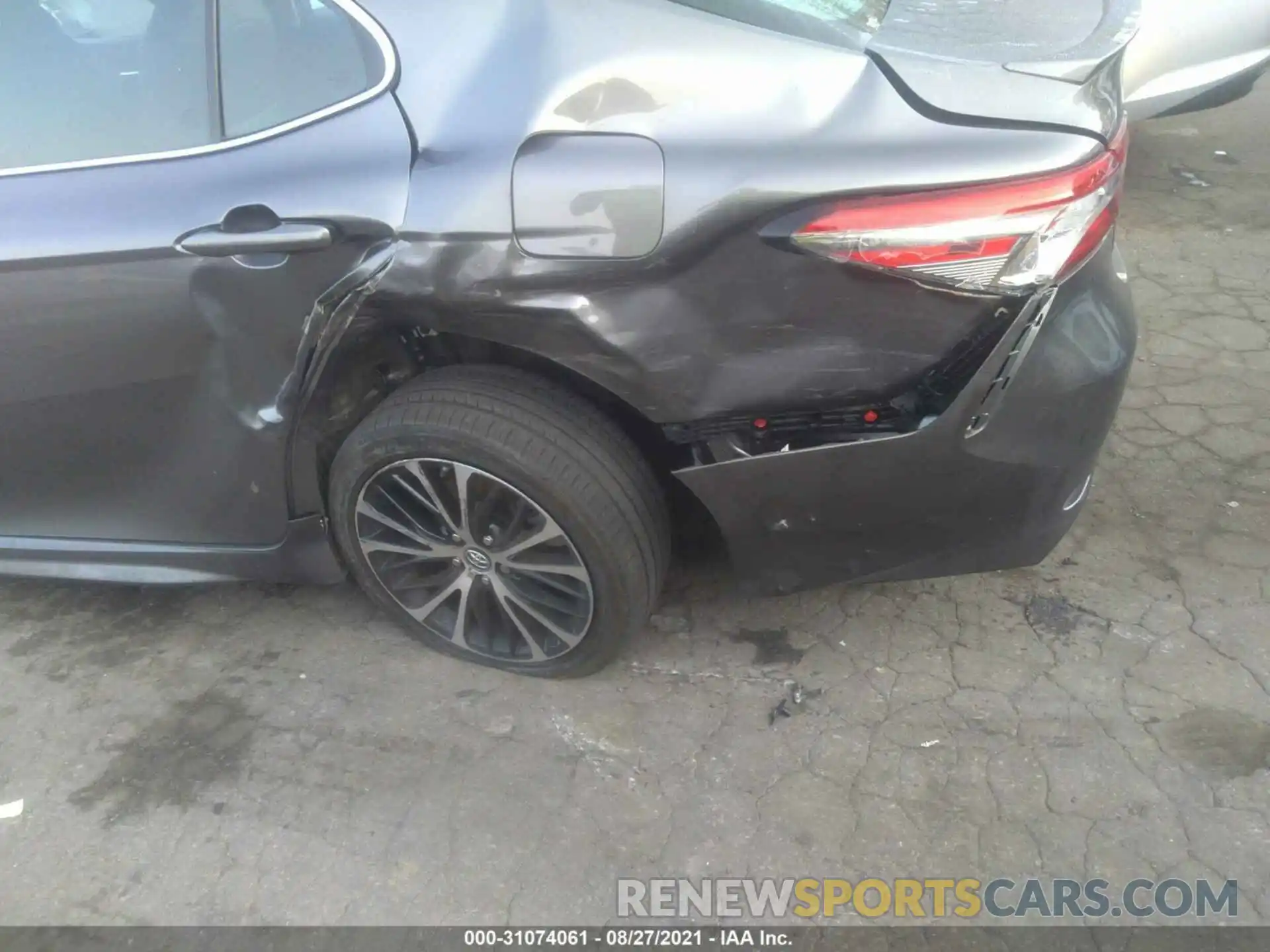 6 Photograph of a damaged car 4T1B11HK1KU845609 TOYOTA CAMRY 2019