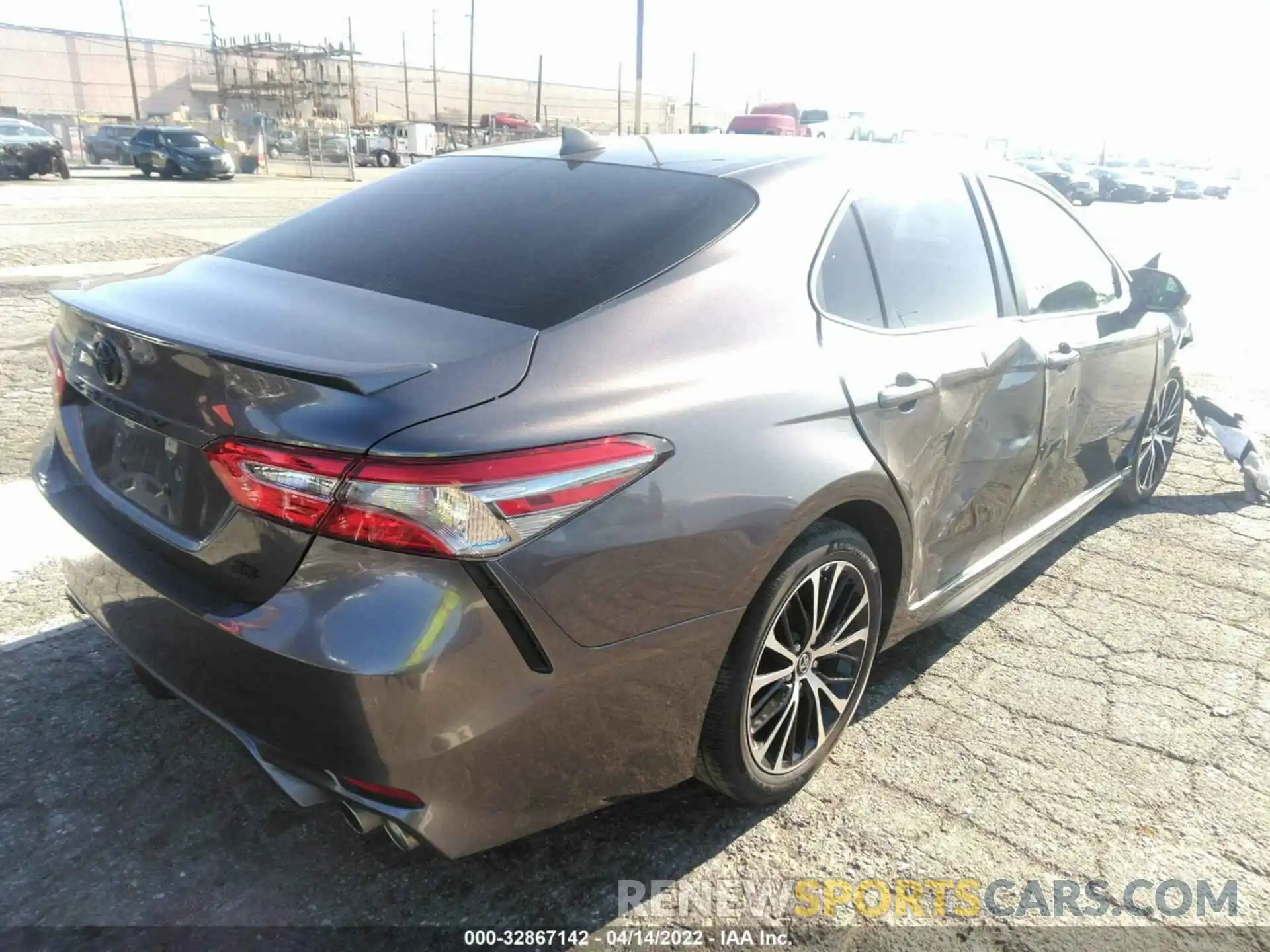 4 Photograph of a damaged car 4T1B11HK1KU845965 TOYOTA CAMRY 2019