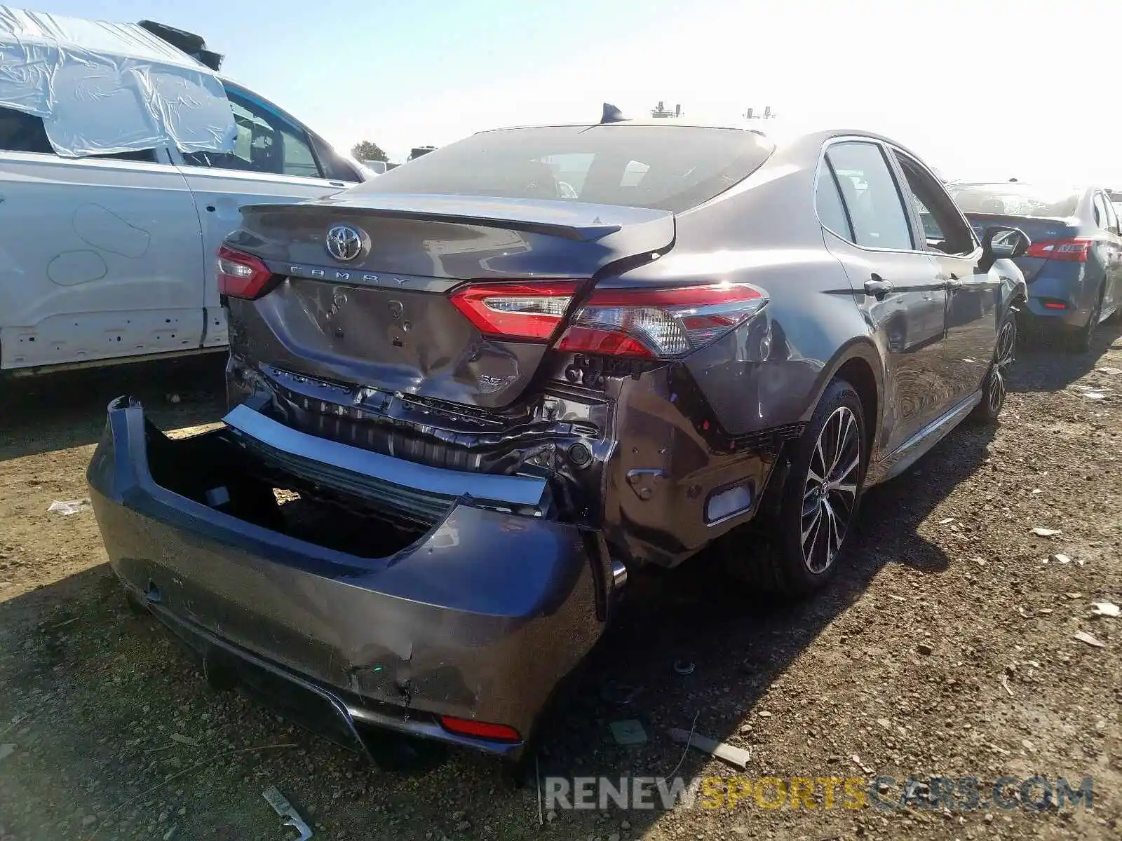 4 Photograph of a damaged car 4T1B11HK1KU846274 TOYOTA CAMRY 2019