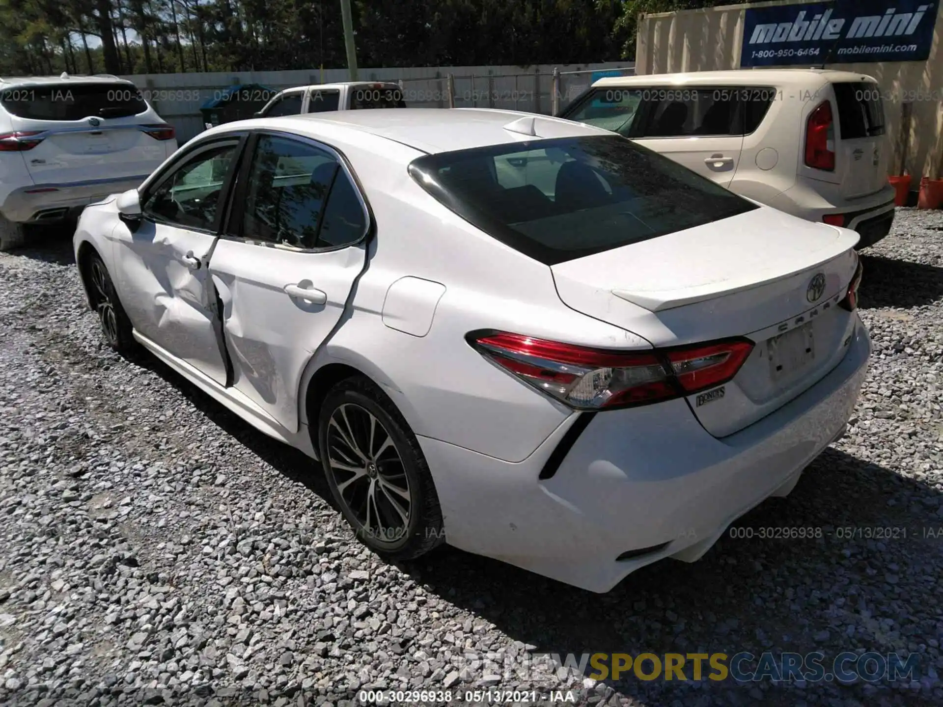 3 Photograph of a damaged car 4T1B11HK1KU846694 TOYOTA CAMRY 2019