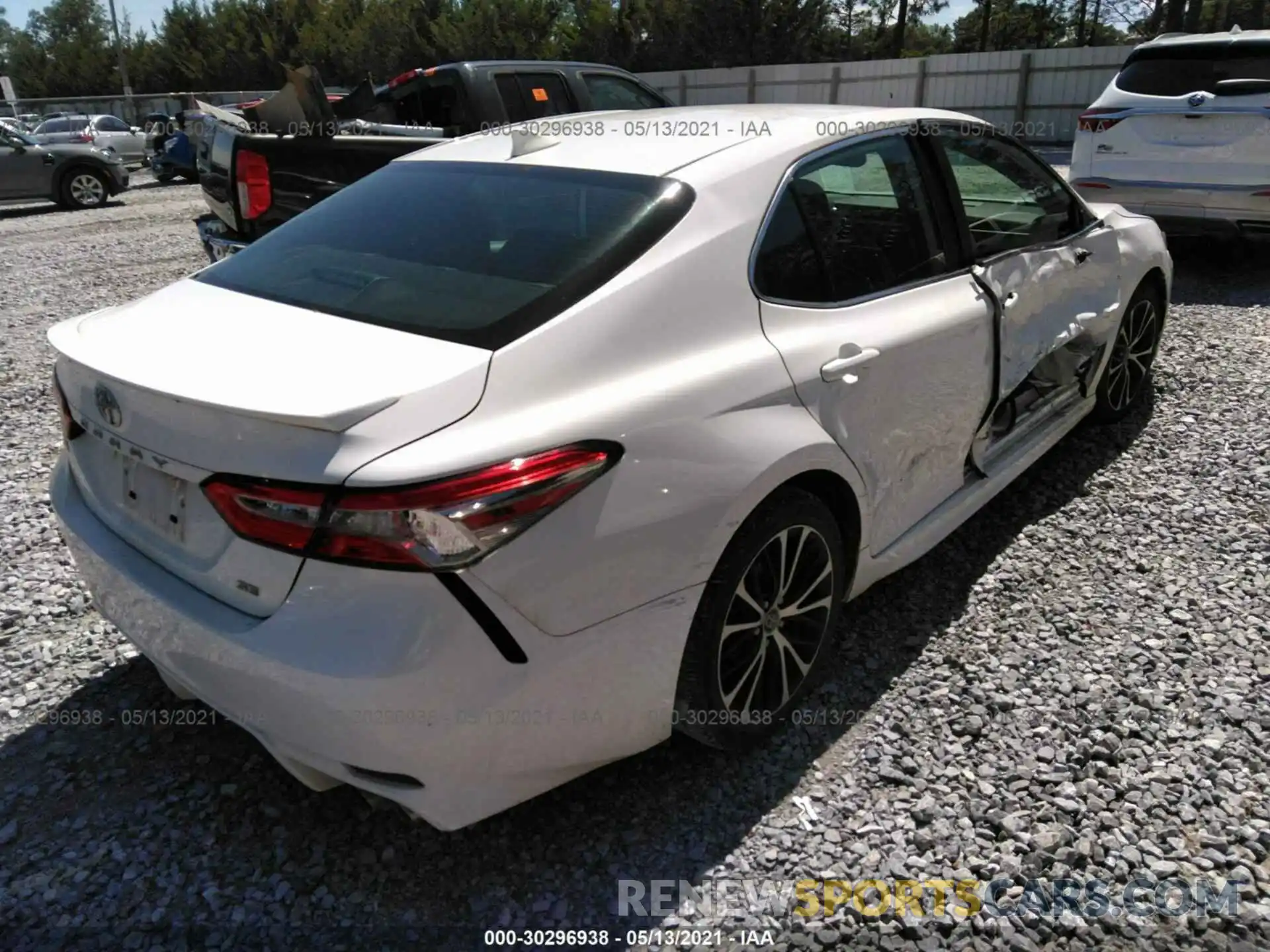 4 Фотография поврежденного автомобиля 4T1B11HK1KU846694 TOYOTA CAMRY 2019