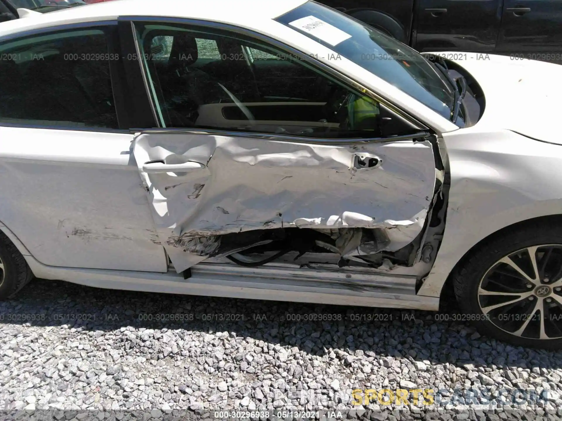 6 Photograph of a damaged car 4T1B11HK1KU846694 TOYOTA CAMRY 2019