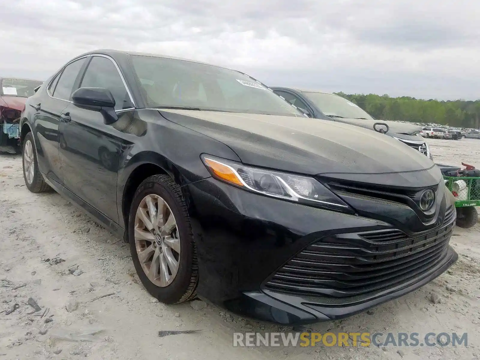 1 Photograph of a damaged car 4T1B11HK1KU846811 TOYOTA CAMRY 2019