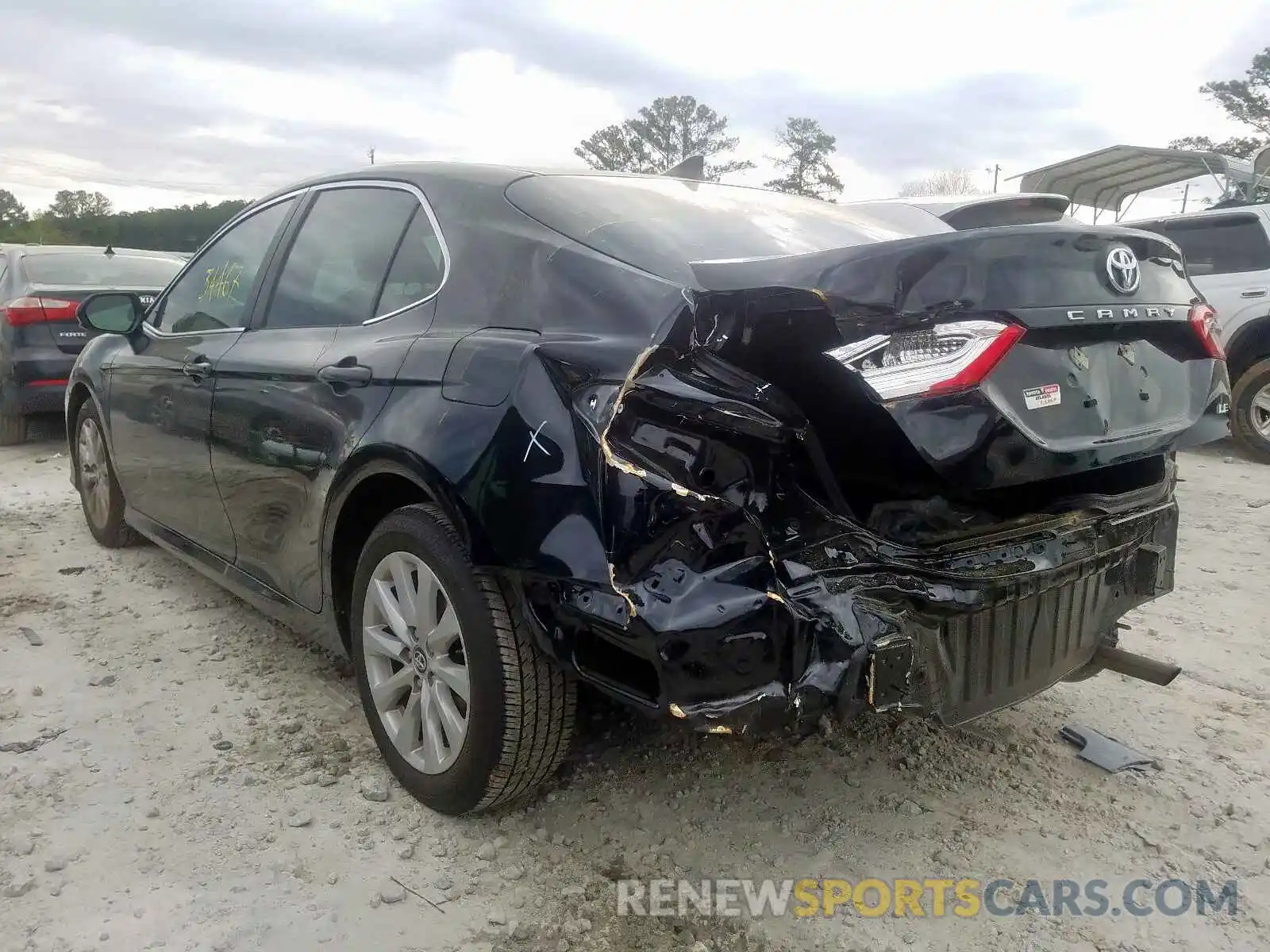 3 Photograph of a damaged car 4T1B11HK1KU846811 TOYOTA CAMRY 2019