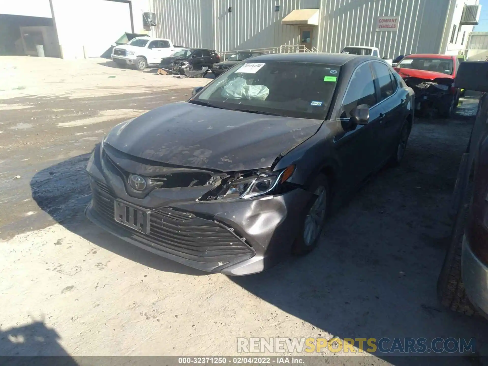 2 Фотография поврежденного автомобиля 4T1B11HK1KU847425 TOYOTA CAMRY 2019