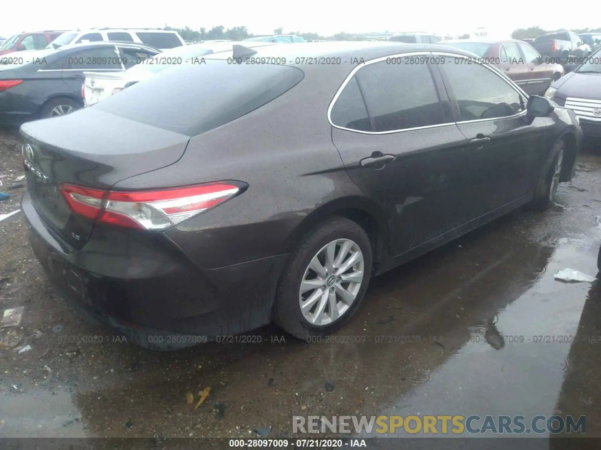 4 Photograph of a damaged car 4T1B11HK1KU850504 TOYOTA CAMRY 2019