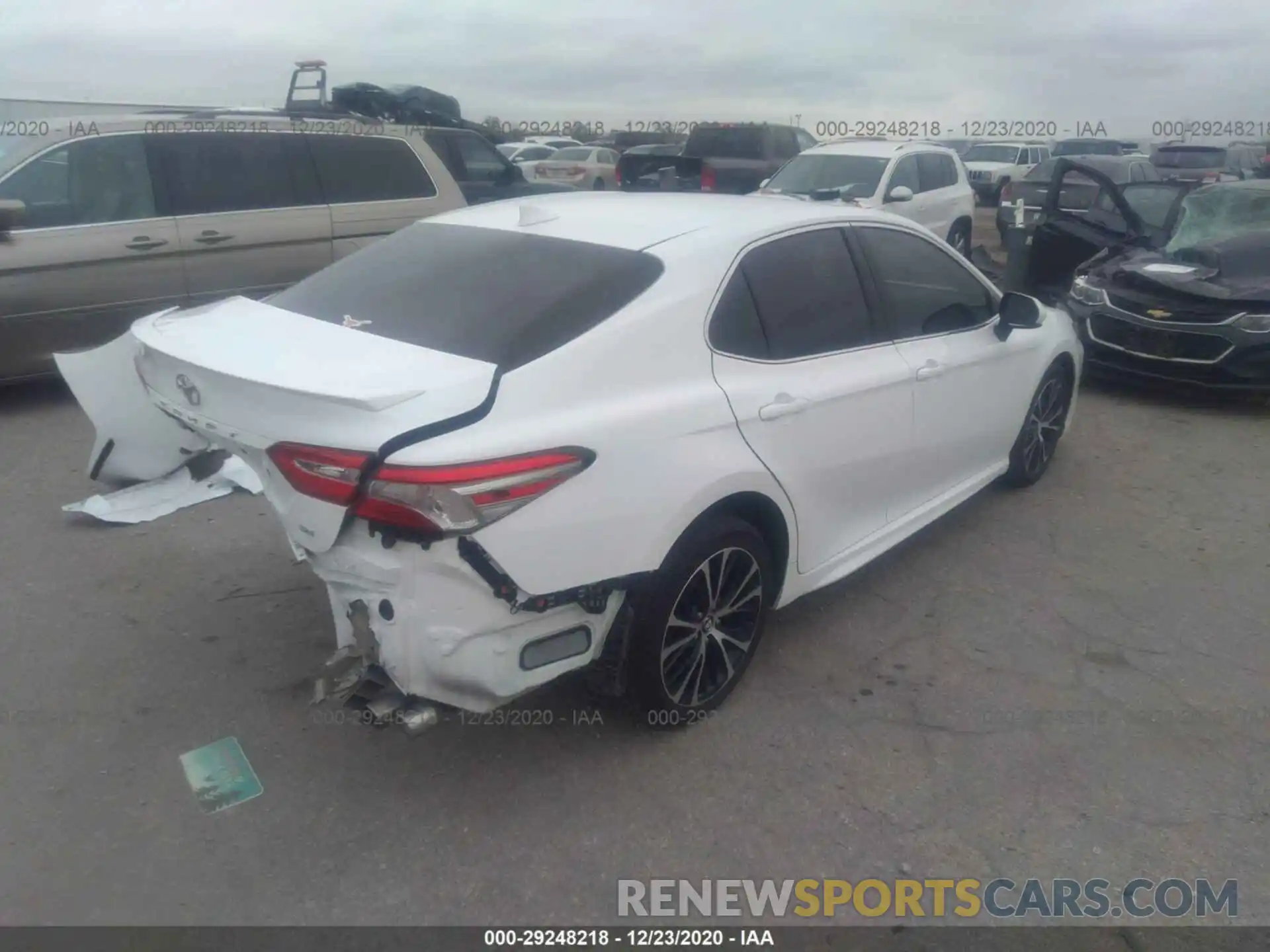 4 Photograph of a damaged car 4T1B11HK1KU850616 TOYOTA CAMRY 2019