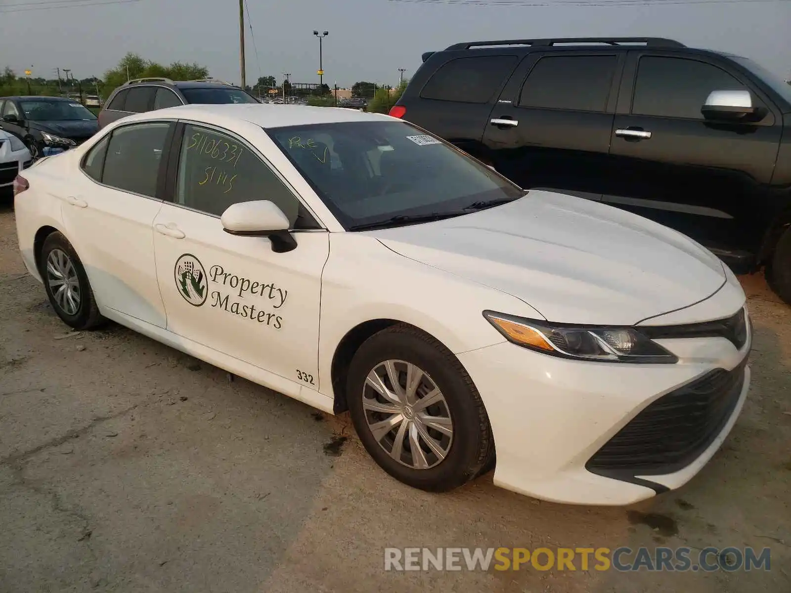 1 Photograph of a damaged car 4T1B11HK1KU850647 TOYOTA CAMRY 2019