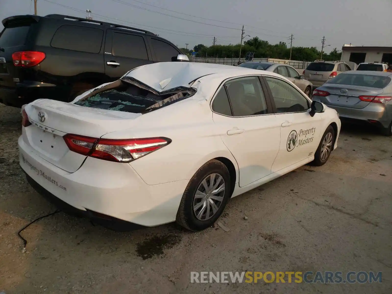 4 Photograph of a damaged car 4T1B11HK1KU850647 TOYOTA CAMRY 2019