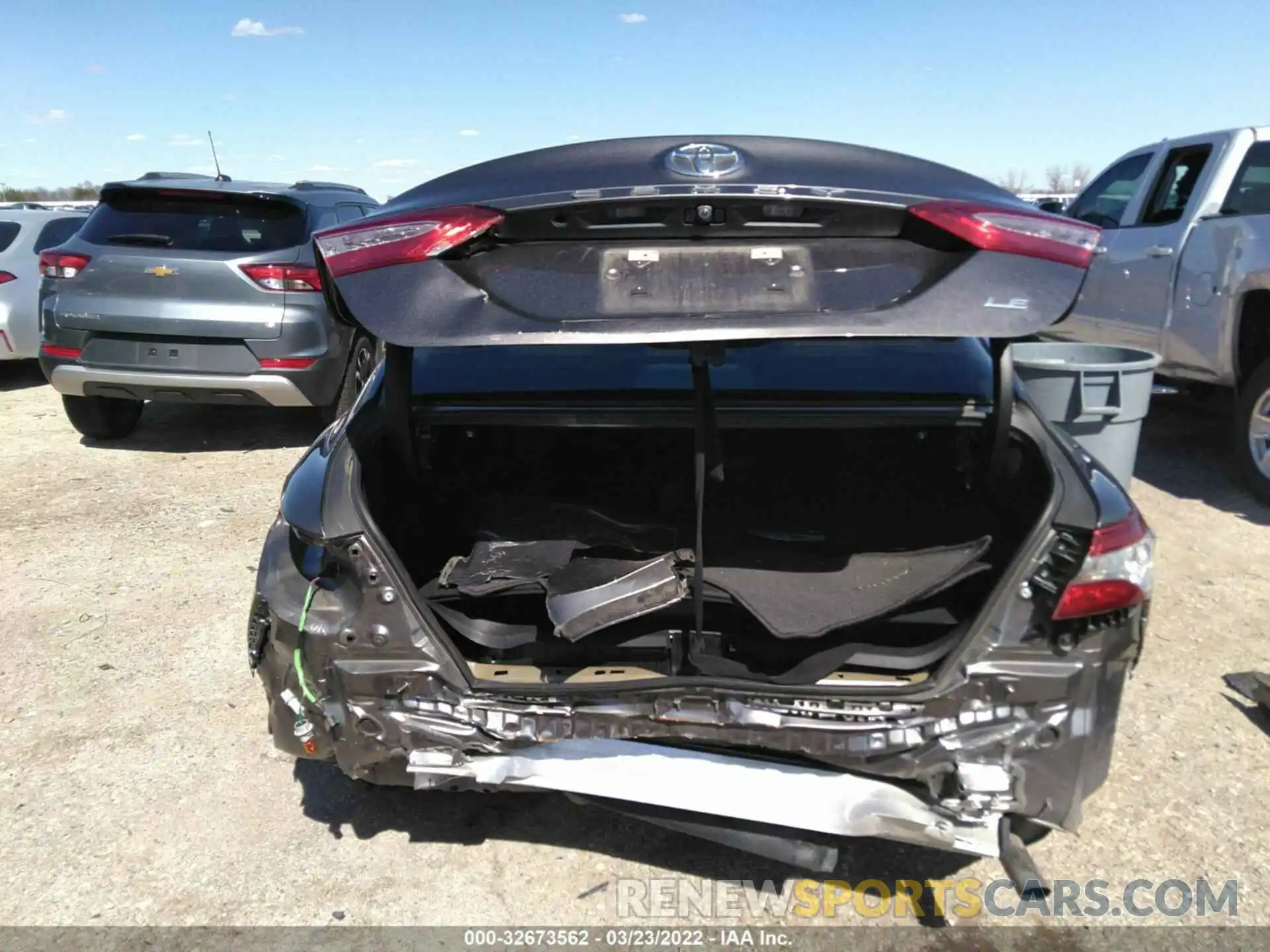 15 Photograph of a damaged car 4T1B11HK1KU851538 TOYOTA CAMRY 2019