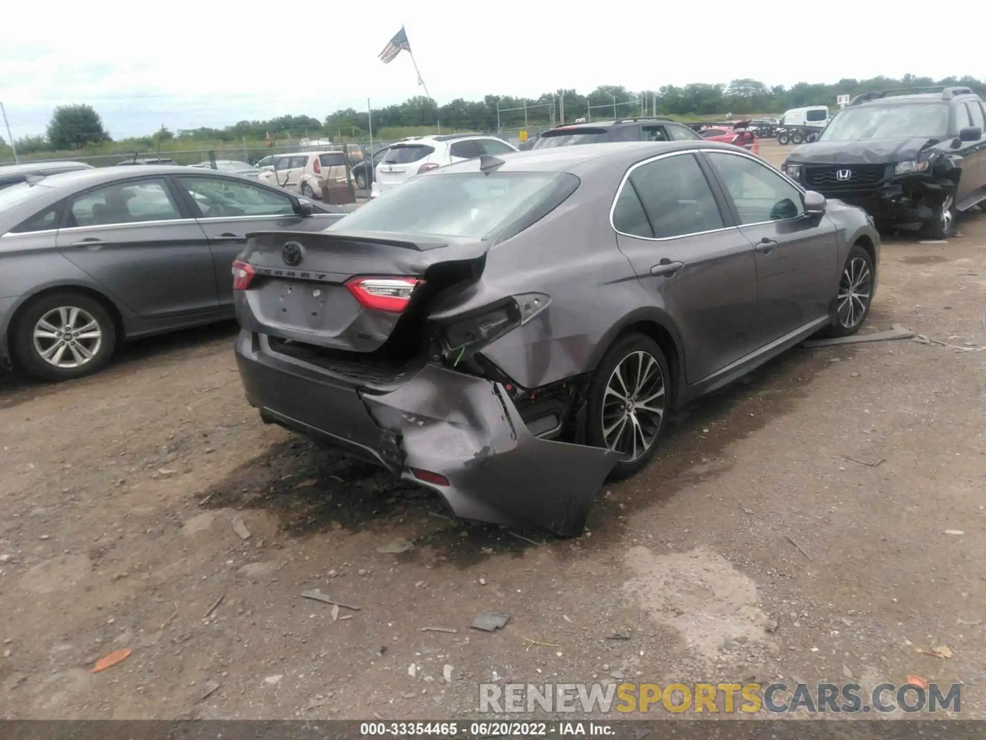 4 Photograph of a damaged car 4T1B11HK1KU852379 TOYOTA CAMRY 2019