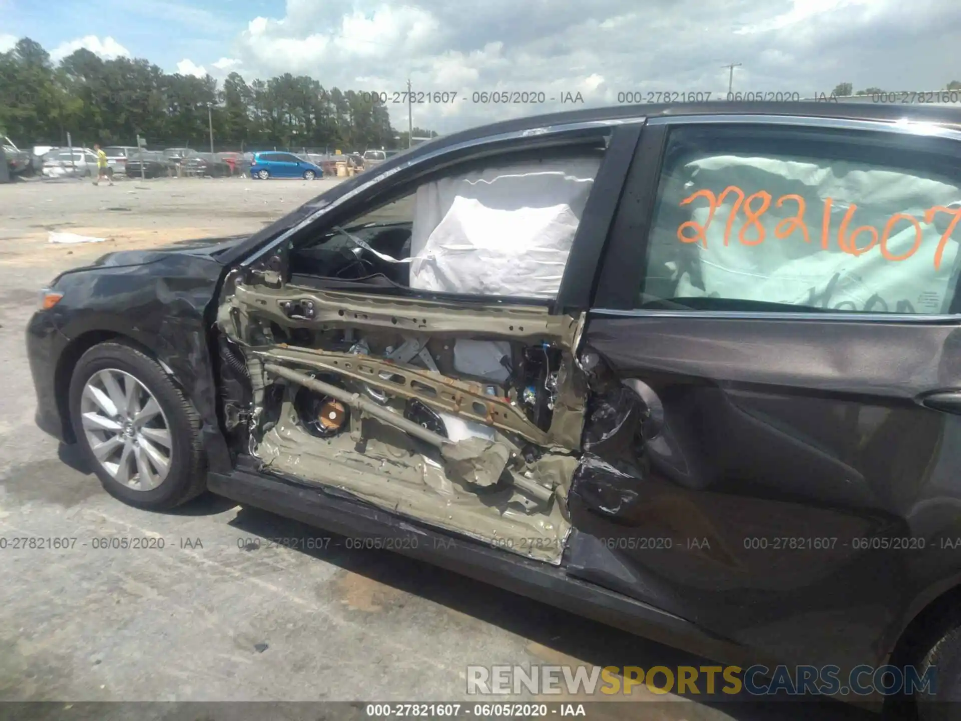 6 Photograph of a damaged car 4T1B11HK1KU853290 TOYOTA CAMRY 2019