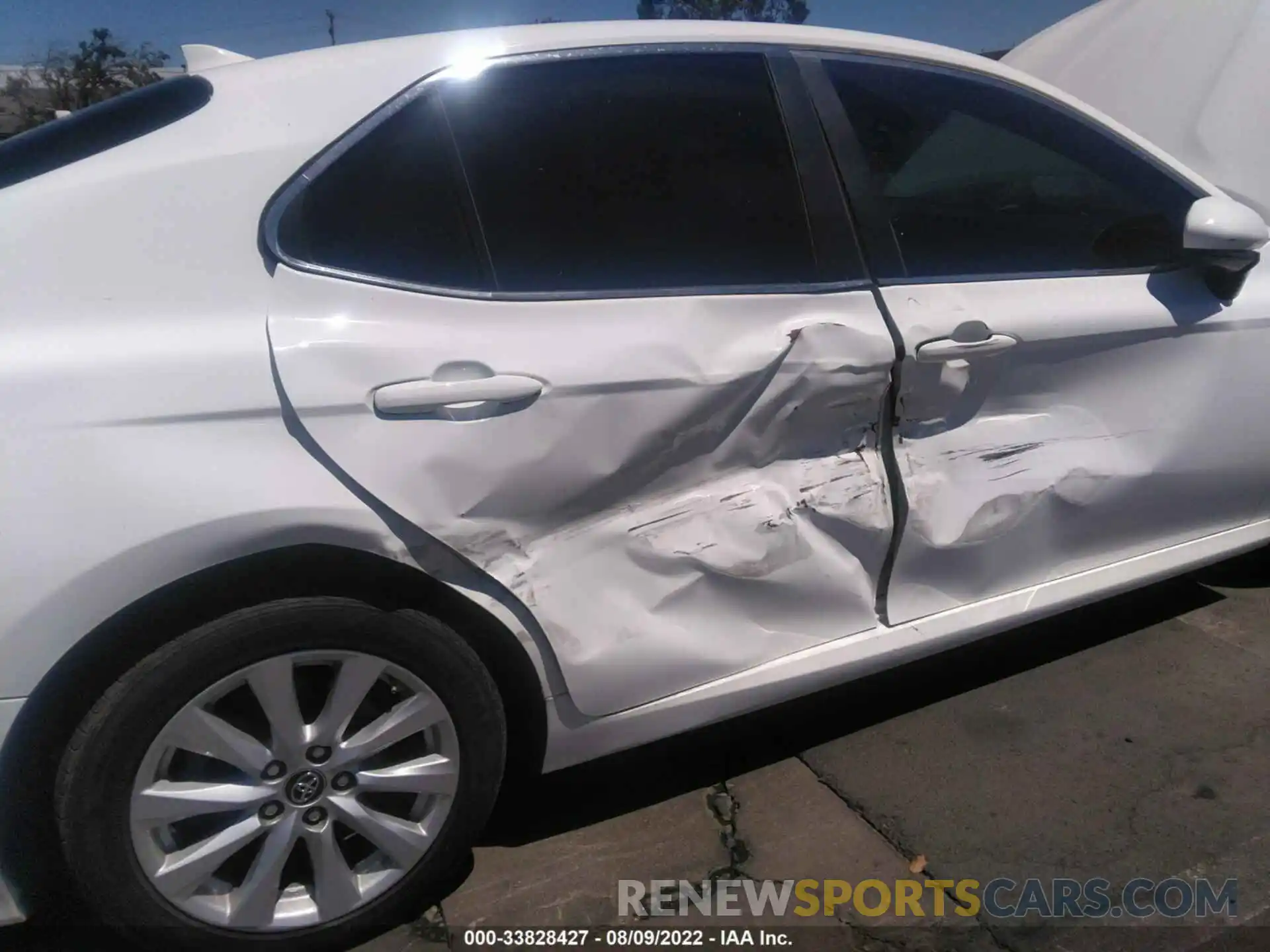 6 Photograph of a damaged car 4T1B11HK1KU856173 TOYOTA CAMRY 2019