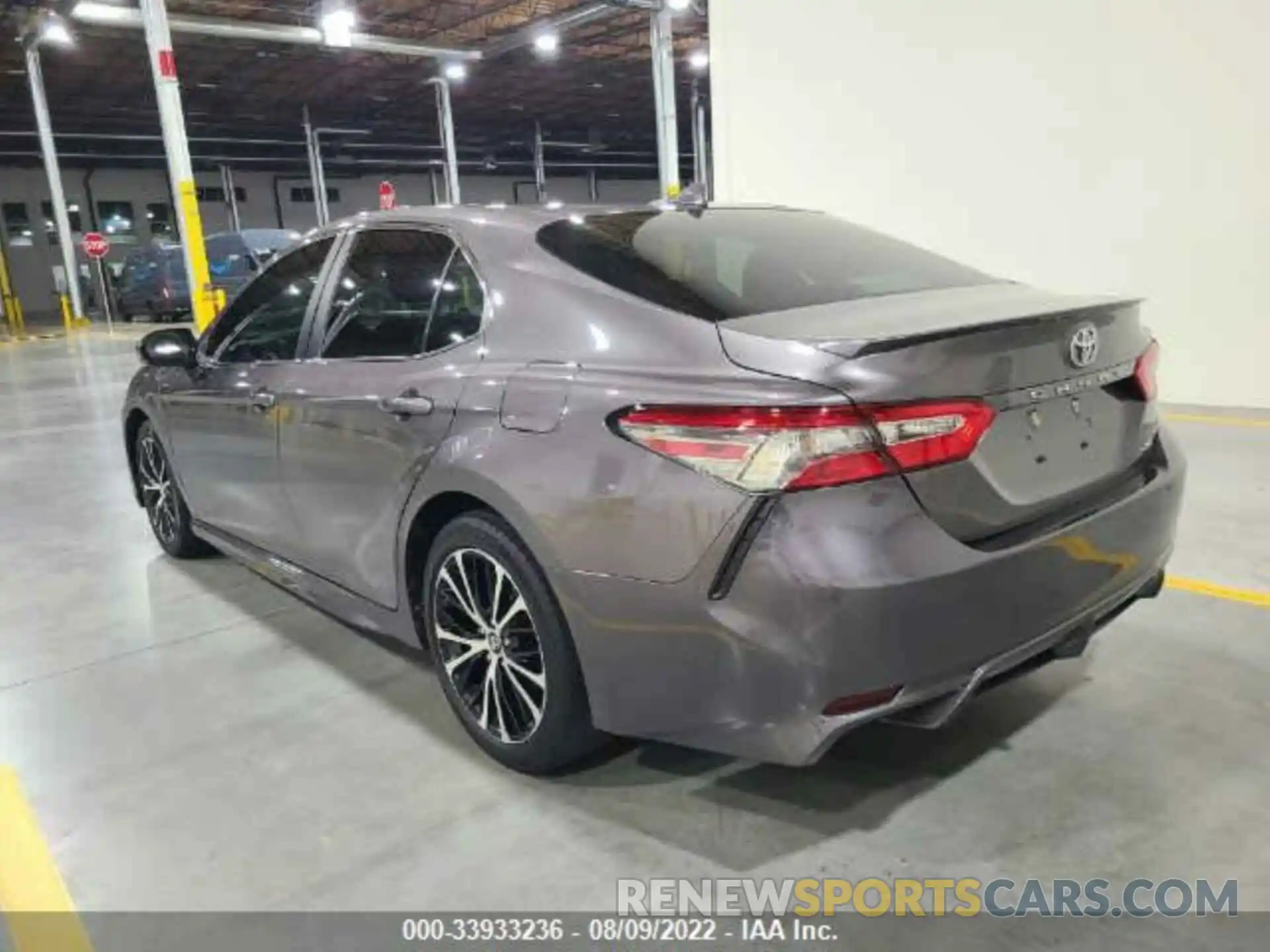 3 Photograph of a damaged car 4T1B11HK2K4272218 TOYOTA CAMRY 2019