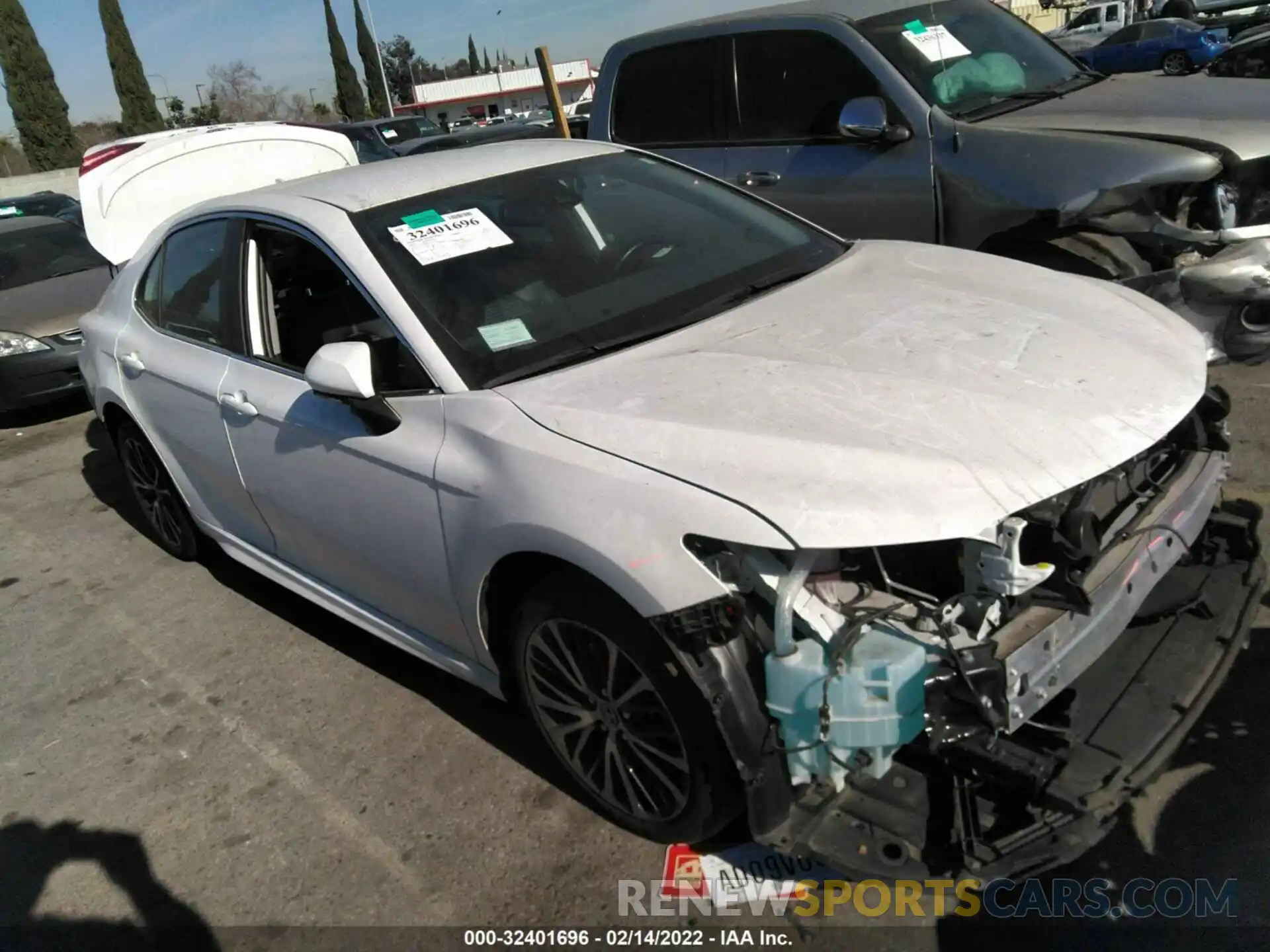 1 Photograph of a damaged car 4T1B11HK2KU160390 TOYOTA CAMRY 2019