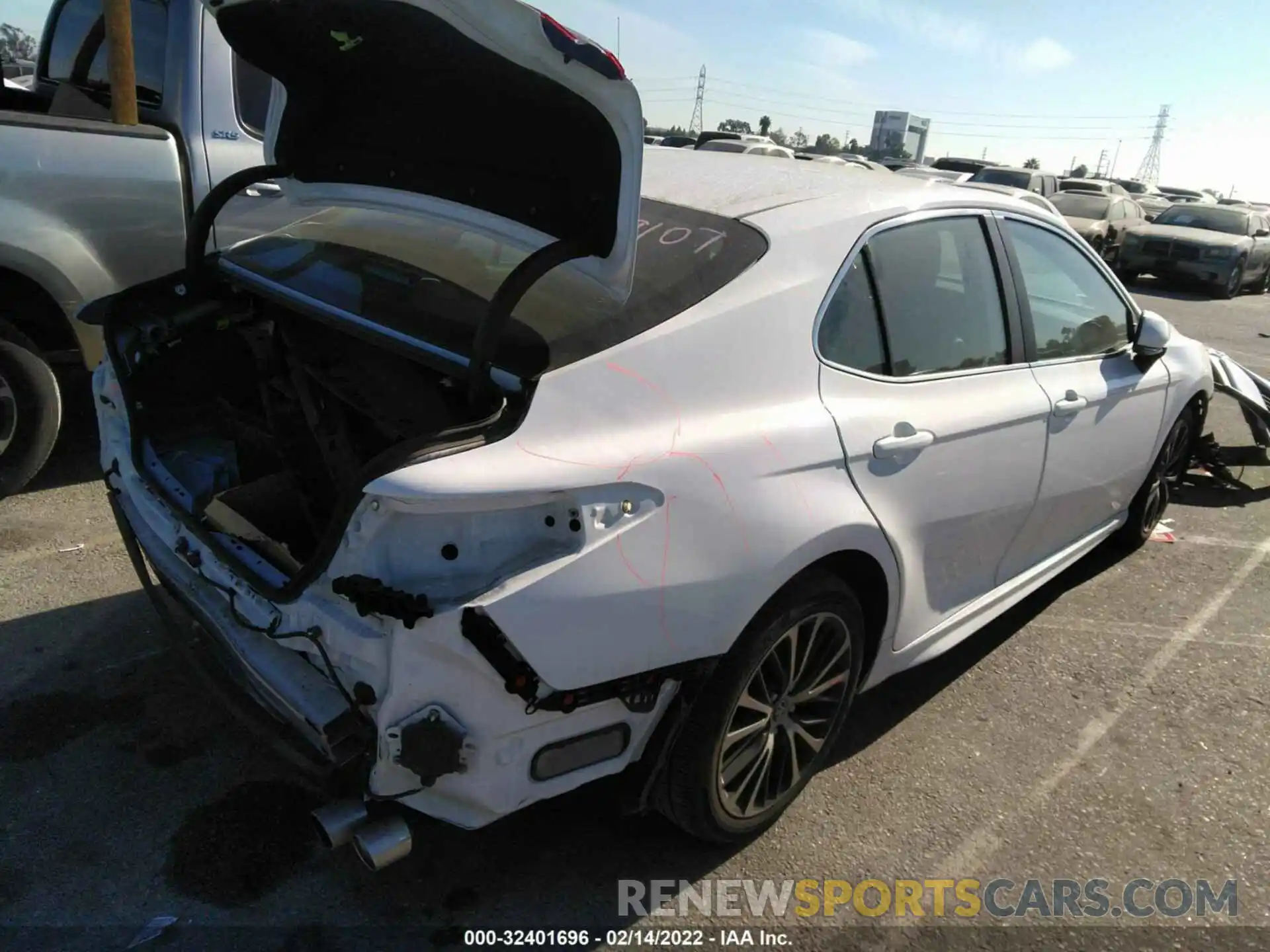 4 Photograph of a damaged car 4T1B11HK2KU160390 TOYOTA CAMRY 2019