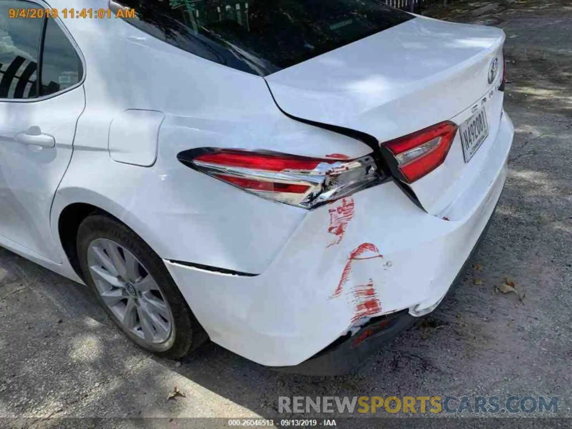 14 Photograph of a damaged car 4T1B11HK2KU163273 TOYOTA CAMRY 2019