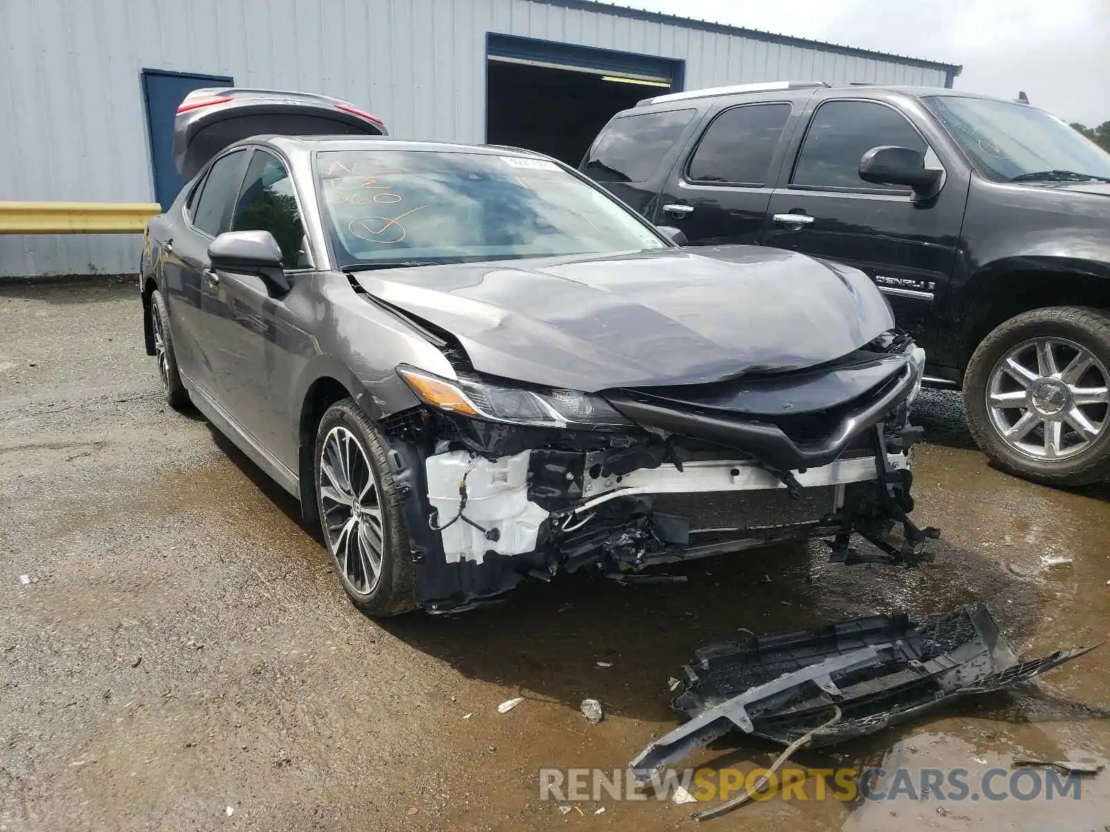 1 Photograph of a damaged car 4T1B11HK2KU163323 TOYOTA CAMRY 2019