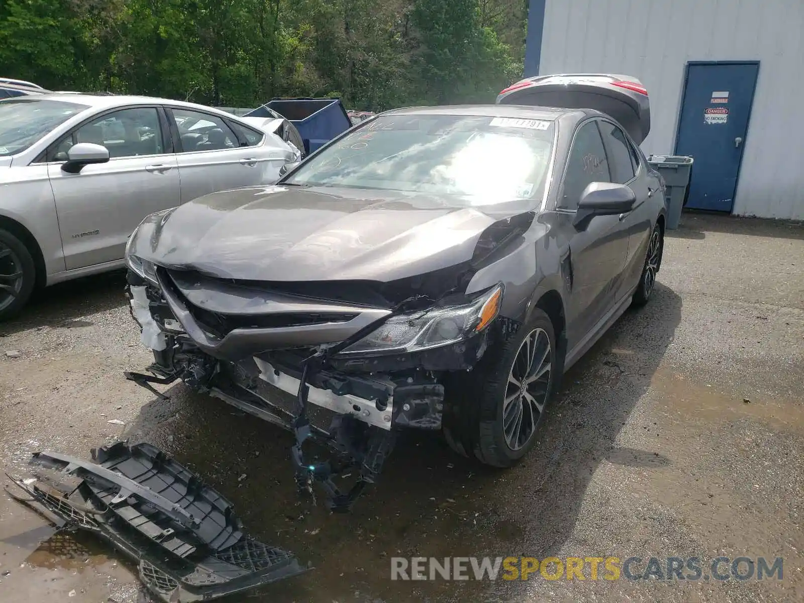 2 Photograph of a damaged car 4T1B11HK2KU163323 TOYOTA CAMRY 2019