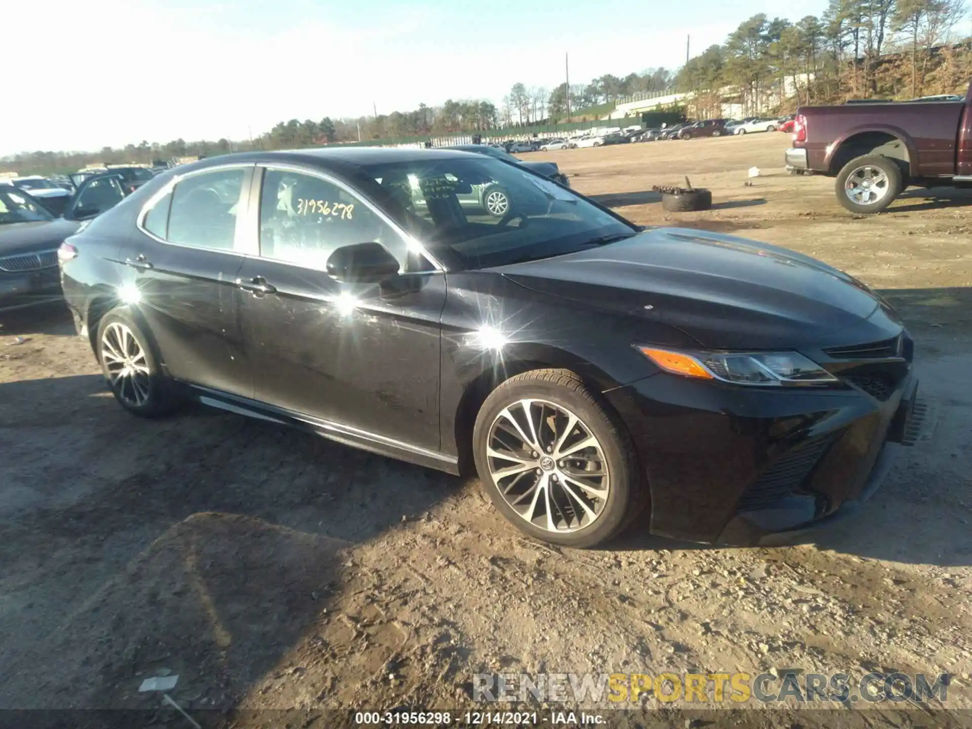 1 Photograph of a damaged car 4T1B11HK2KU164360 TOYOTA CAMRY 2019