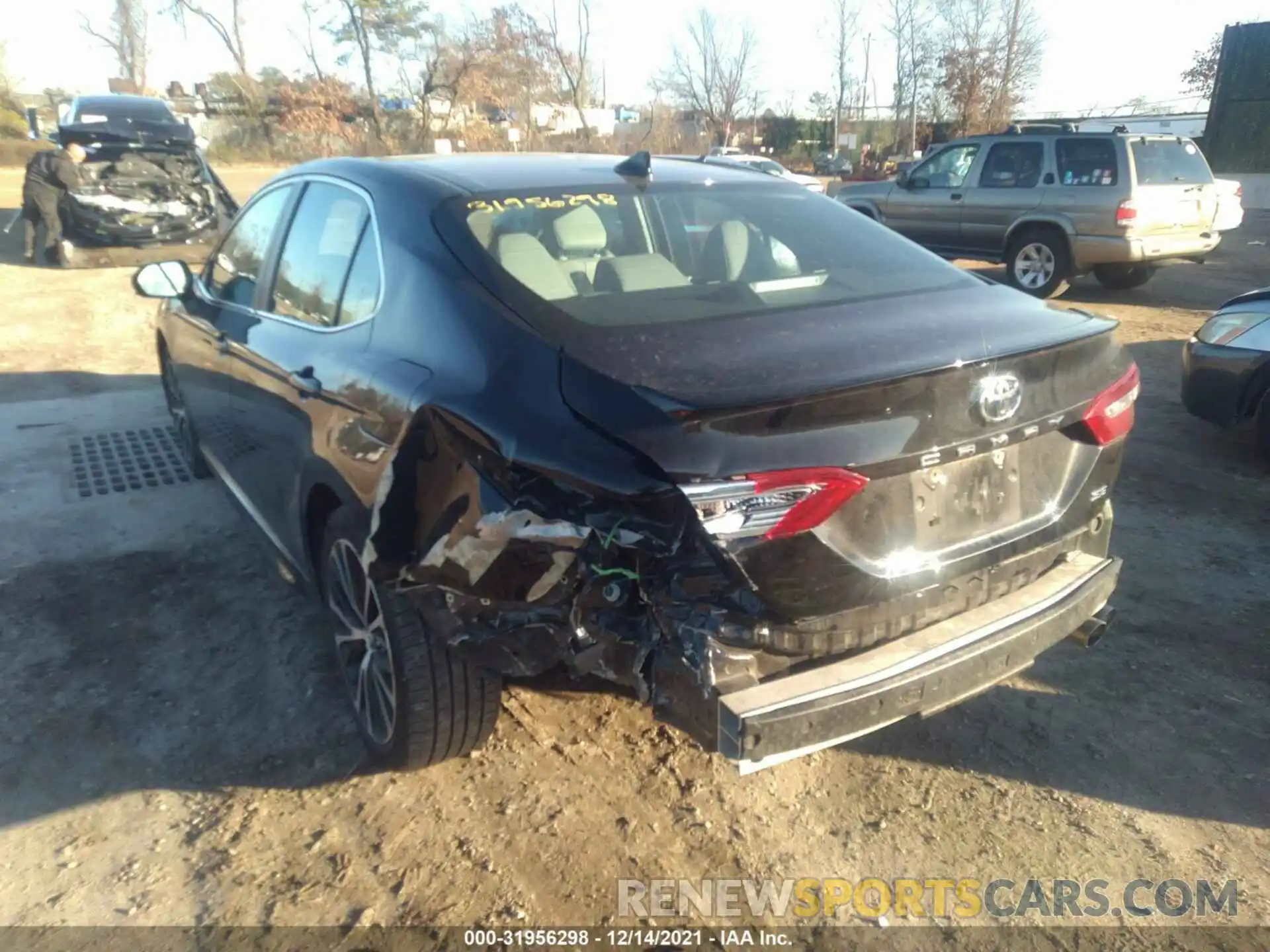 6 Photograph of a damaged car 4T1B11HK2KU164360 TOYOTA CAMRY 2019