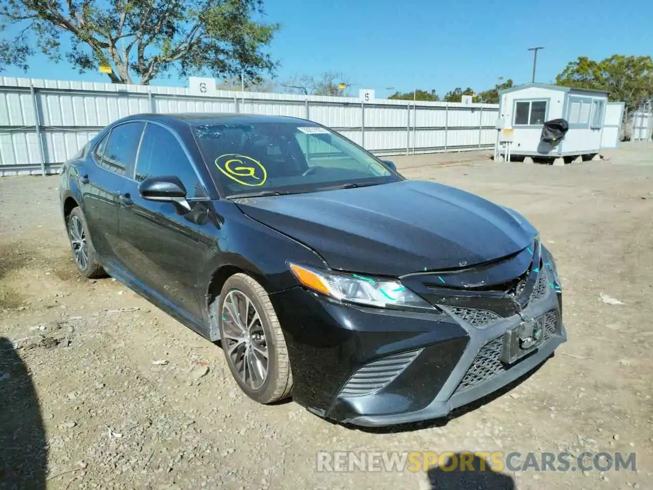 1 Photograph of a damaged car 4T1B11HK2KU164701 TOYOTA CAMRY 2019